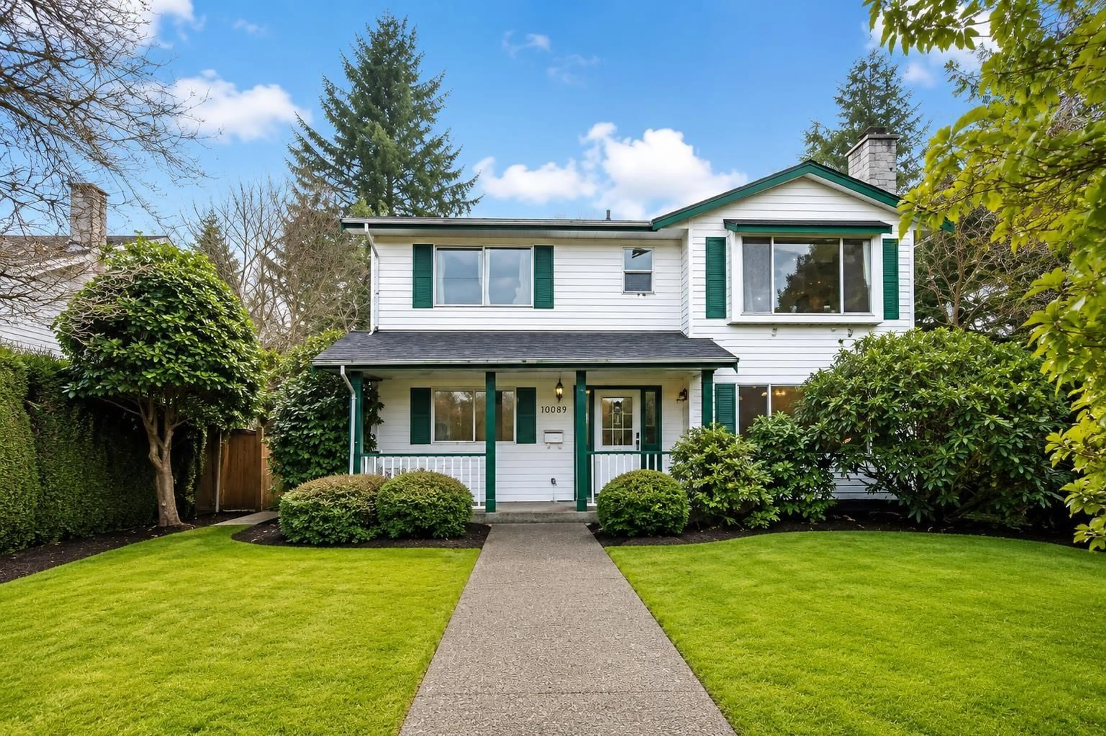 Home with vinyl exterior material, street for 15024 96 AVENUE, Surrey British Columbia V3R1E9