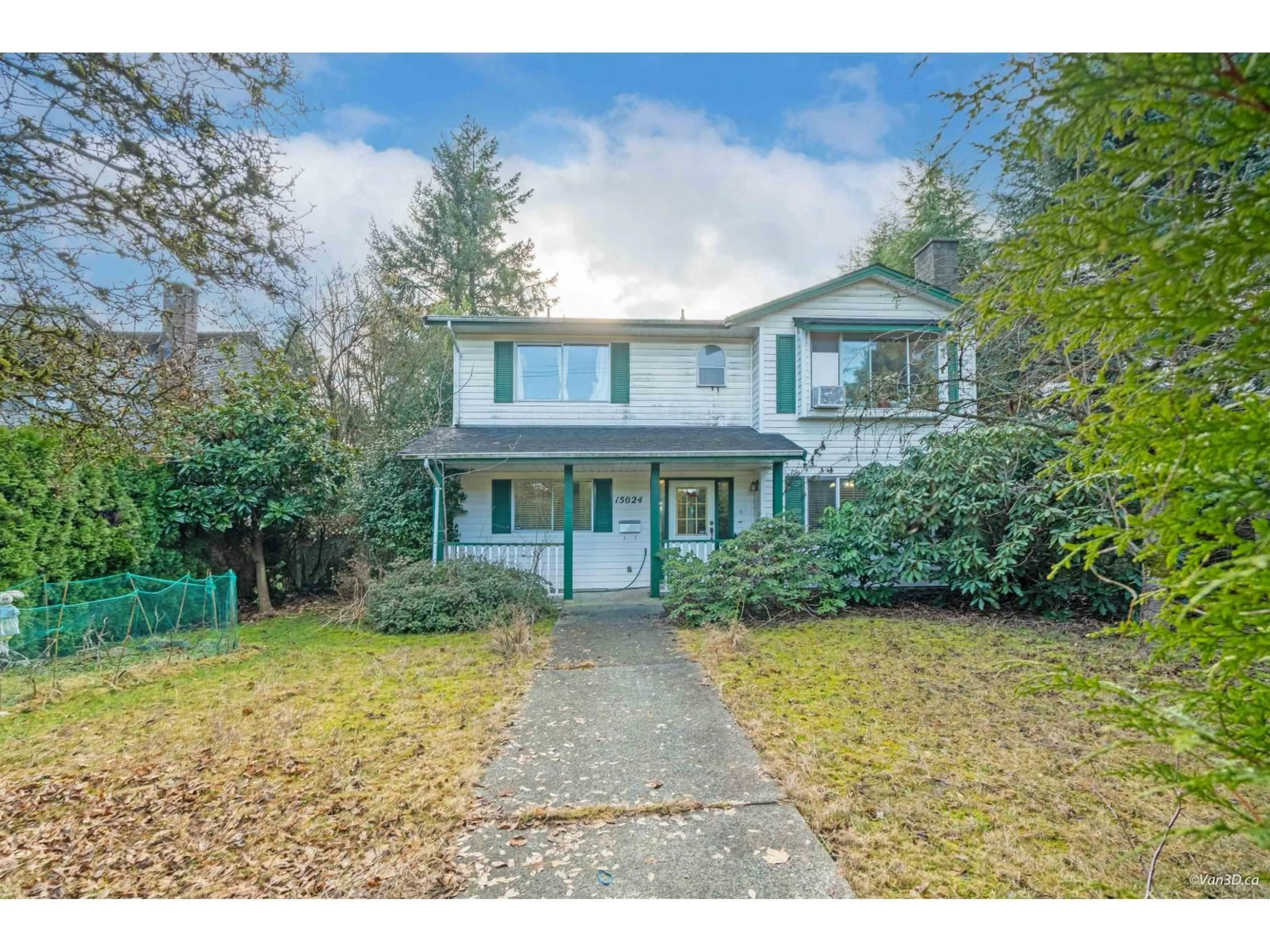 A pic from outside/outdoor area/front of a property/back of a property/a pic from drone, street for 15024 96 AVENUE, Surrey British Columbia V3R1E9