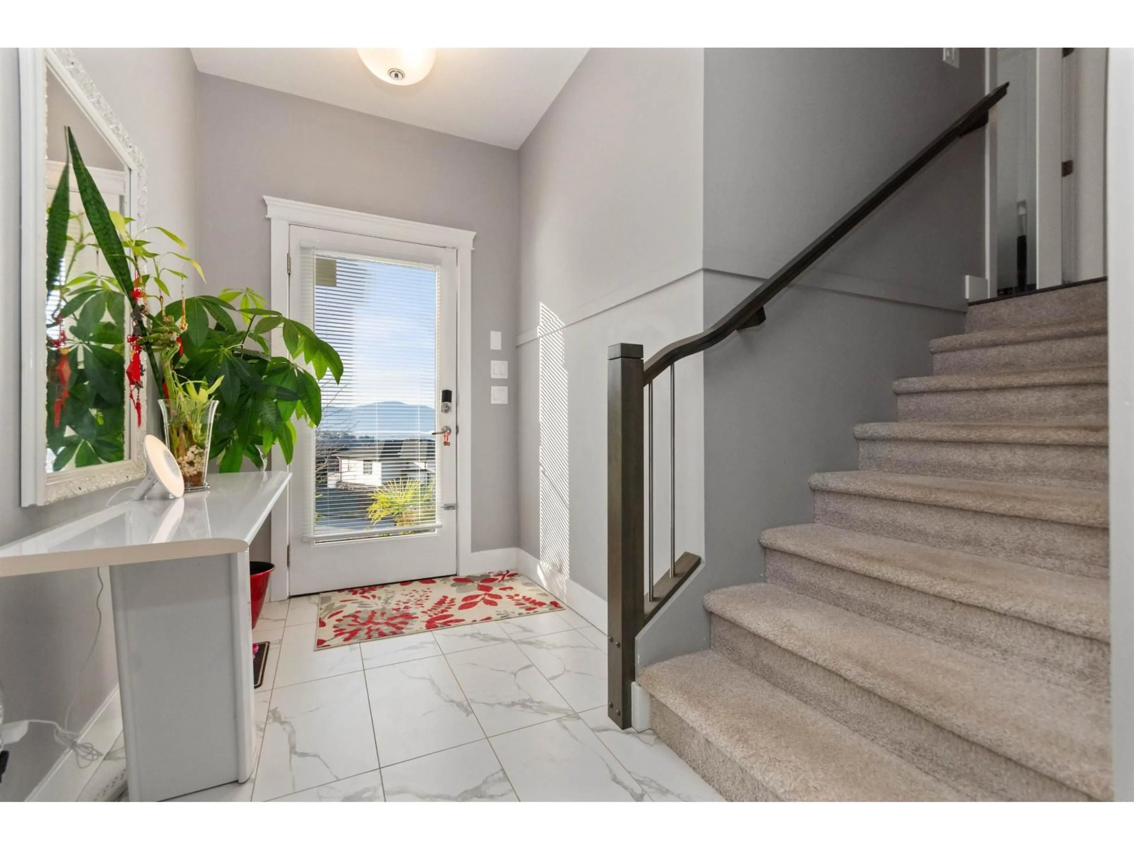 Indoor foyer for 5510 MACLACHLAN PLACE, Chilliwack British Columbia V2R0P3