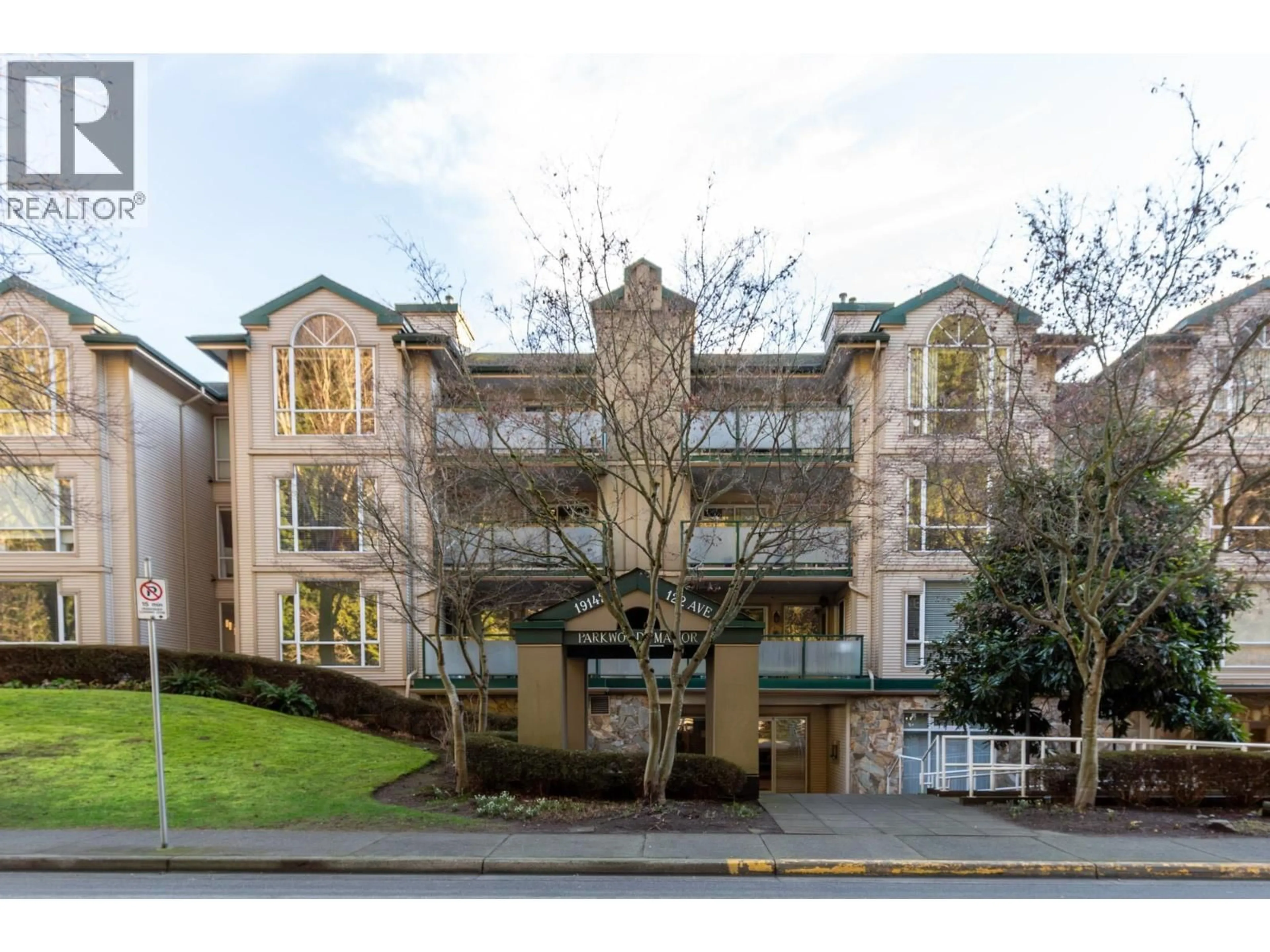 A pic from outside/outdoor area/front of a property/back of a property/a pic from drone, building for 211 - 19142 122 AVENUE, Pitt Meadows British Columbia V3Y2P9