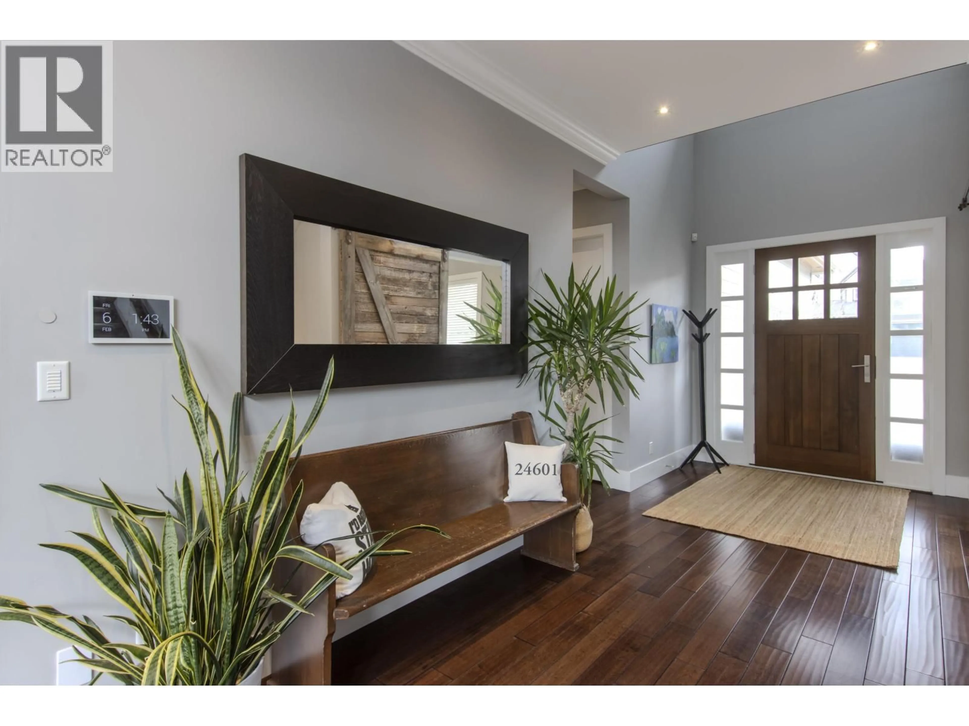 Indoor entryway for 1018 JAY CRESCENT, Squamish British Columbia V8B0P2