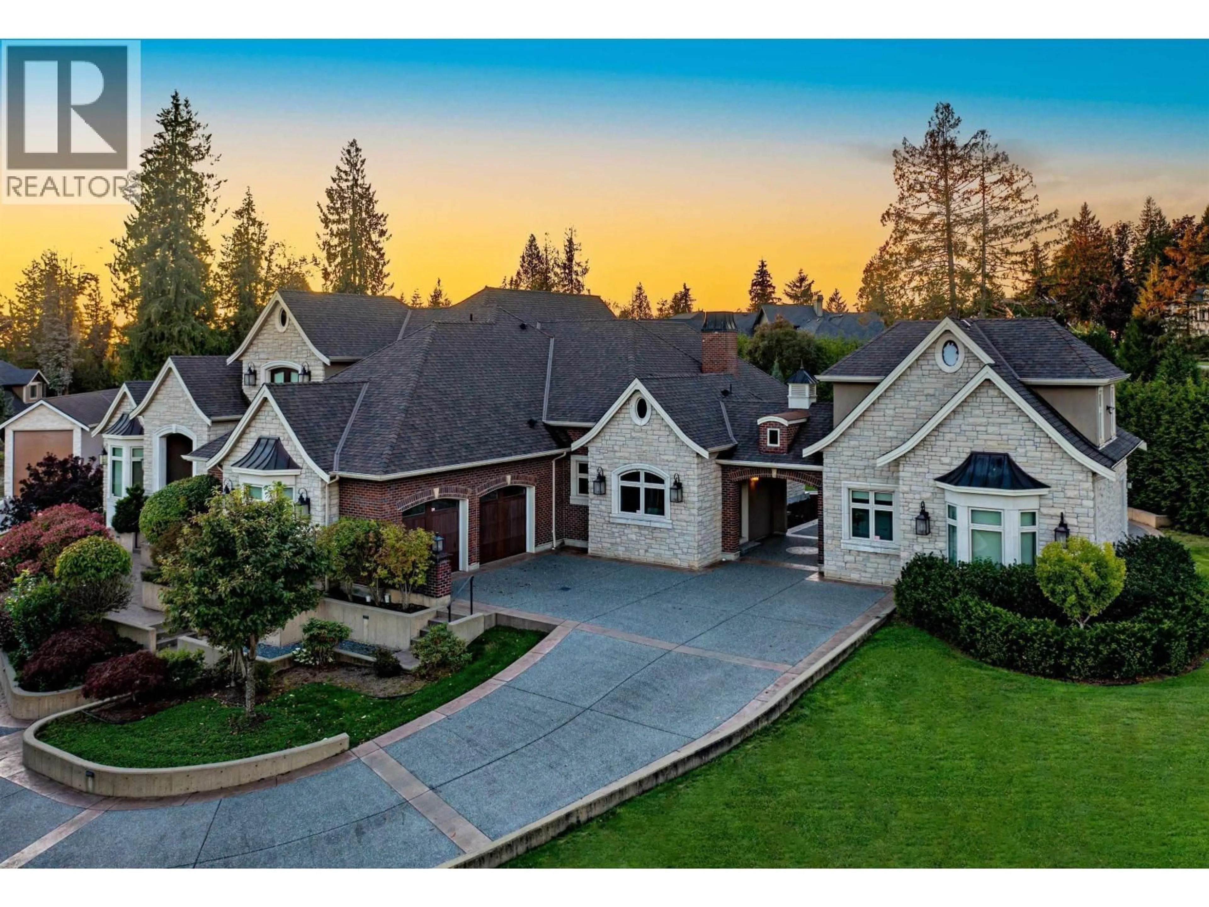 A pic from outside/outdoor area/front of a property/back of a property/a pic from drone, mountain view for 12055 265A STREET, Maple Ridge British Columbia V2W1P1