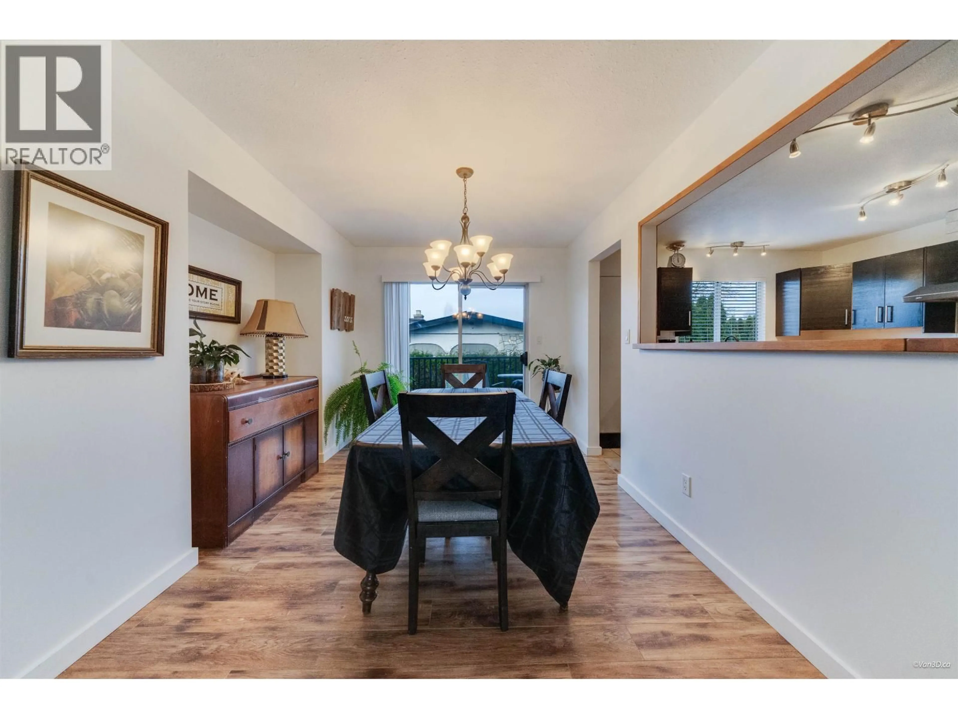 Dining room, wood/laminate floor for 12515 227 STREET, Maple Ridge British Columbia V2X6K4