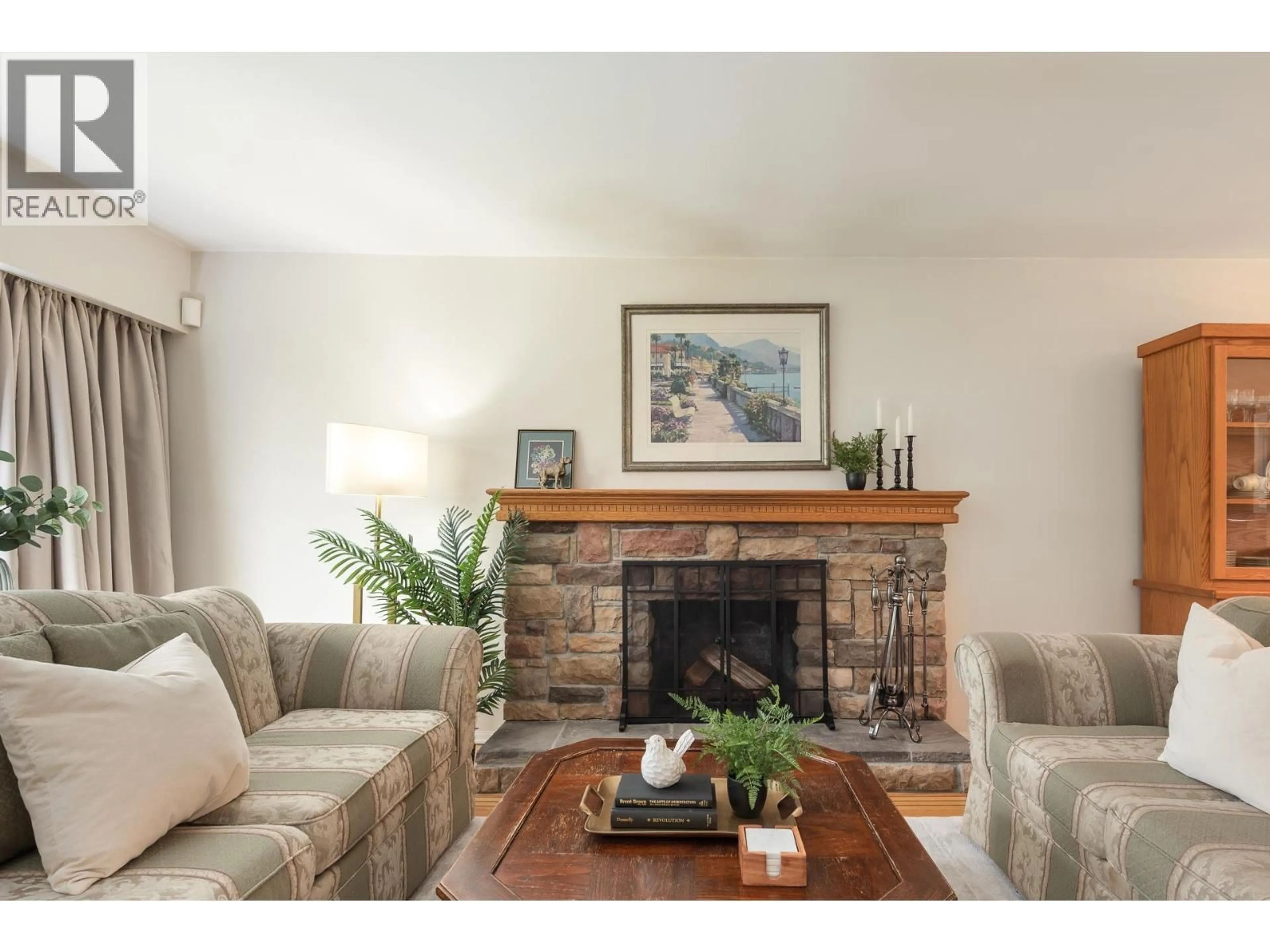 Living room with furniture, wood/laminate floor for 2070 LYONS COURT, Coquitlam British Columbia V3J3L7
