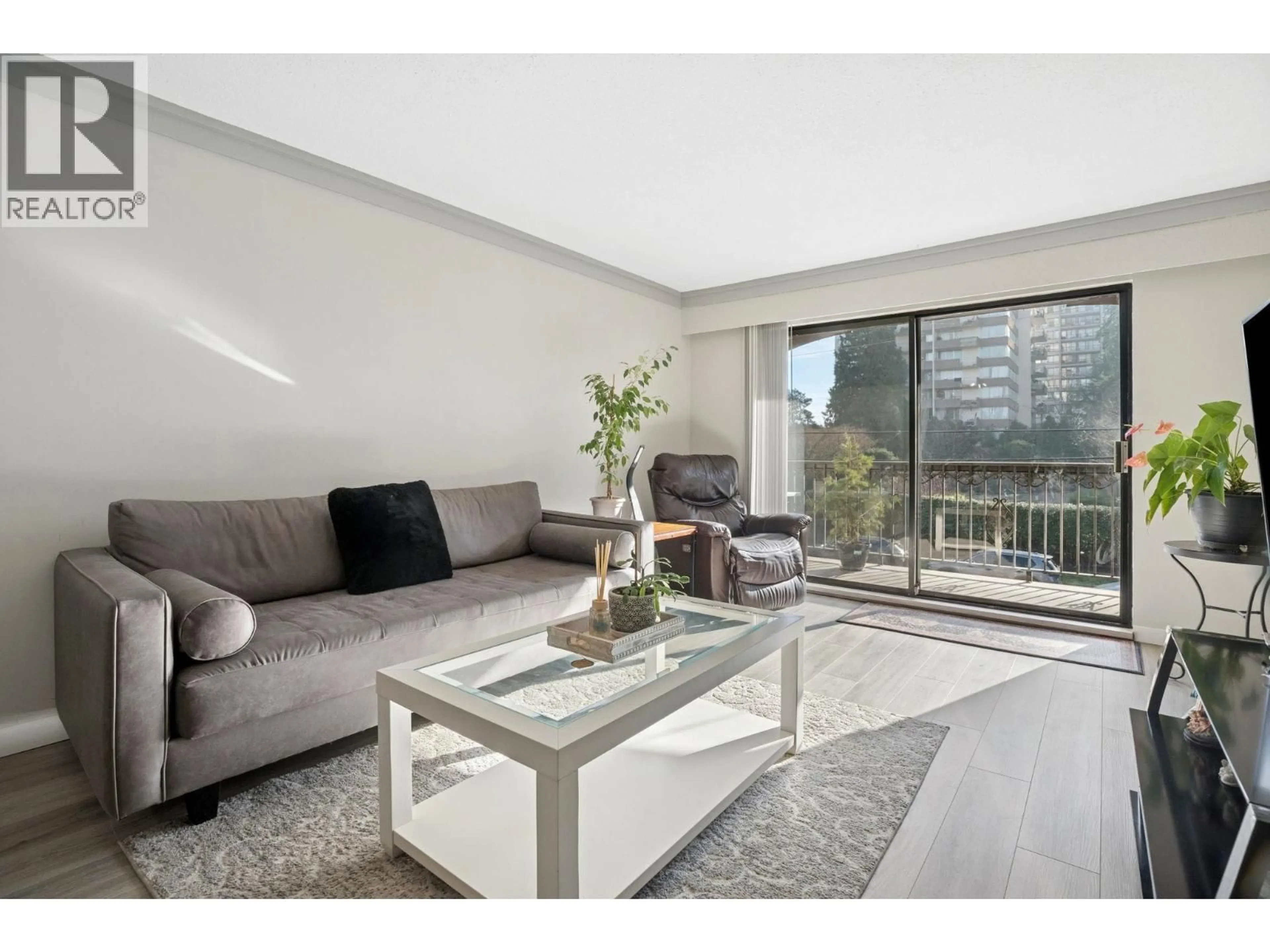 Living room with furniture, unknown for 208 - 707 HAMILTON STREET, New Westminster British Columbia V3M2M7