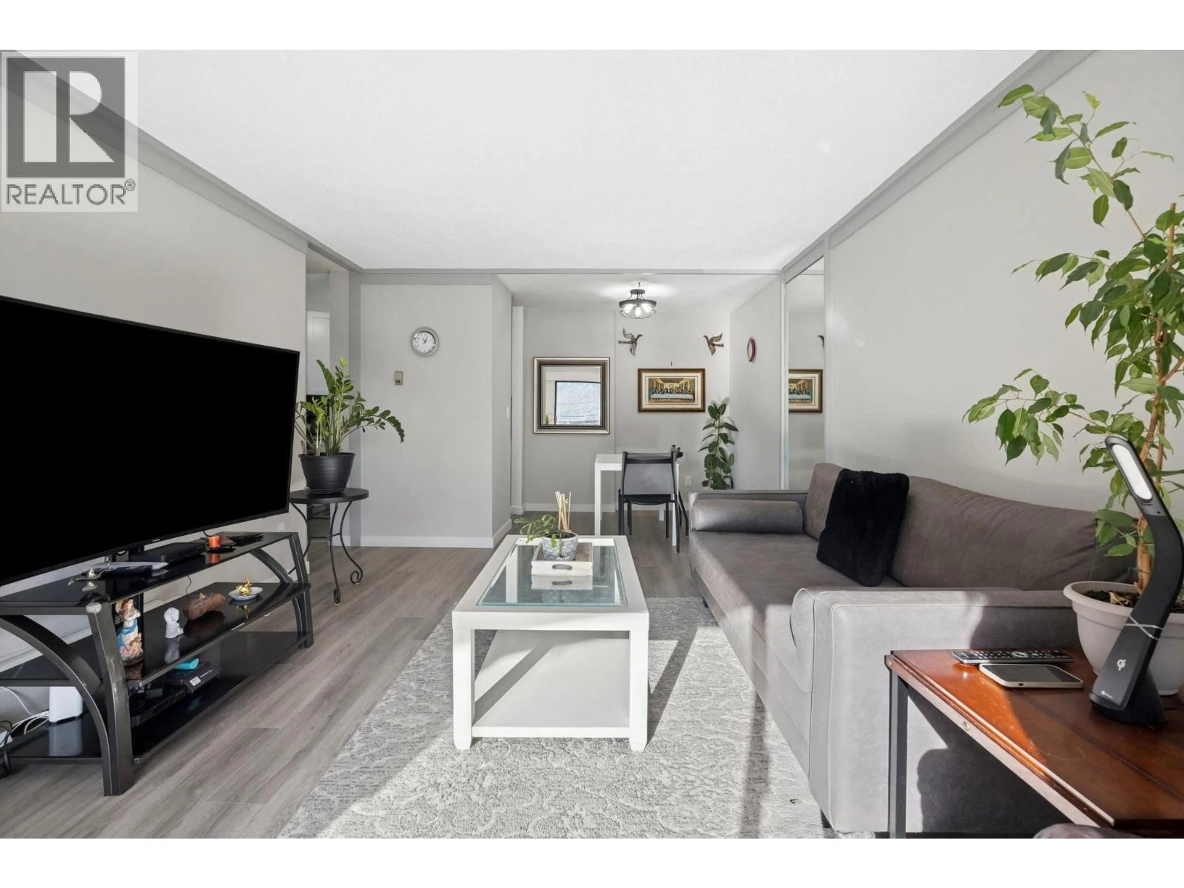 Living room with furniture, unknown for 208 - 707 HAMILTON STREET, New Westminster British Columbia V3M2M7