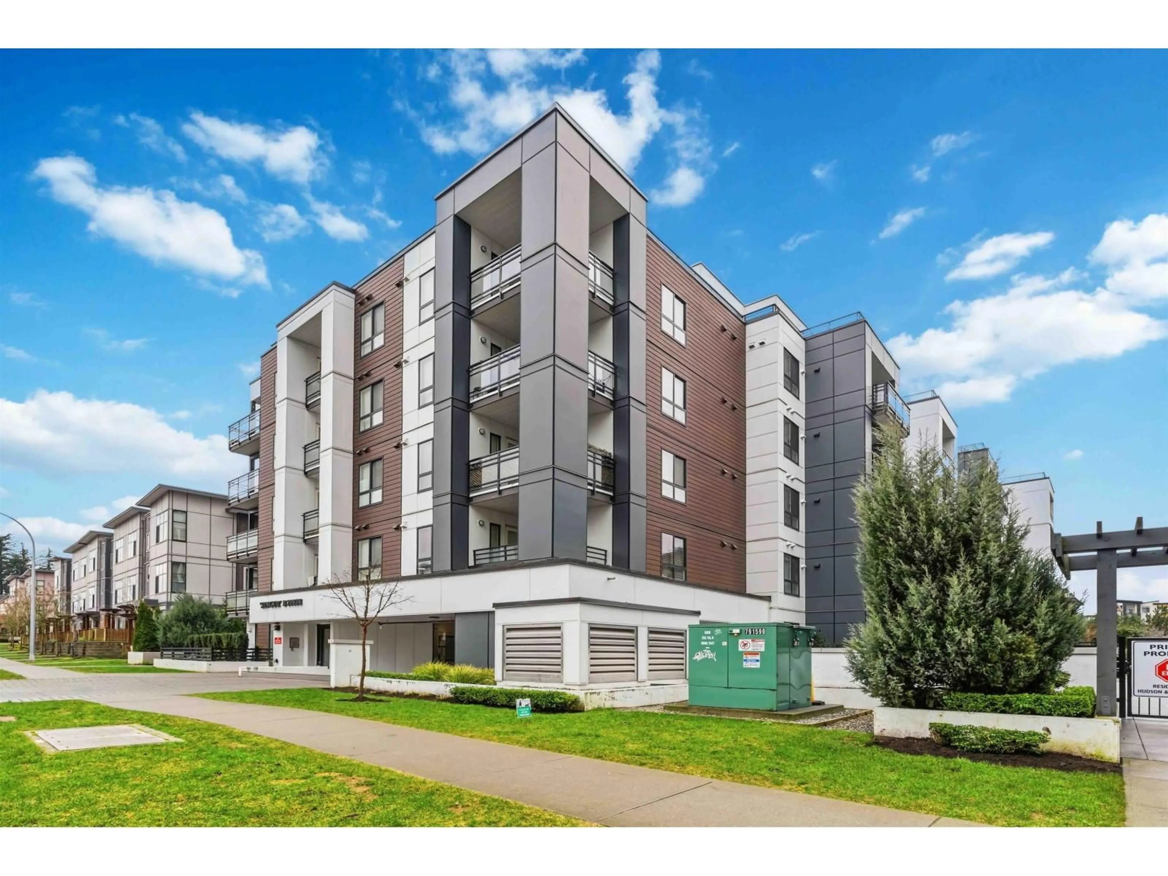 A pic from outside/outdoor area/front of a property/back of a property/a pic from drone, unknown for B207 - 20838 78B AVENUE, Langley British Columbia V2Y3M2