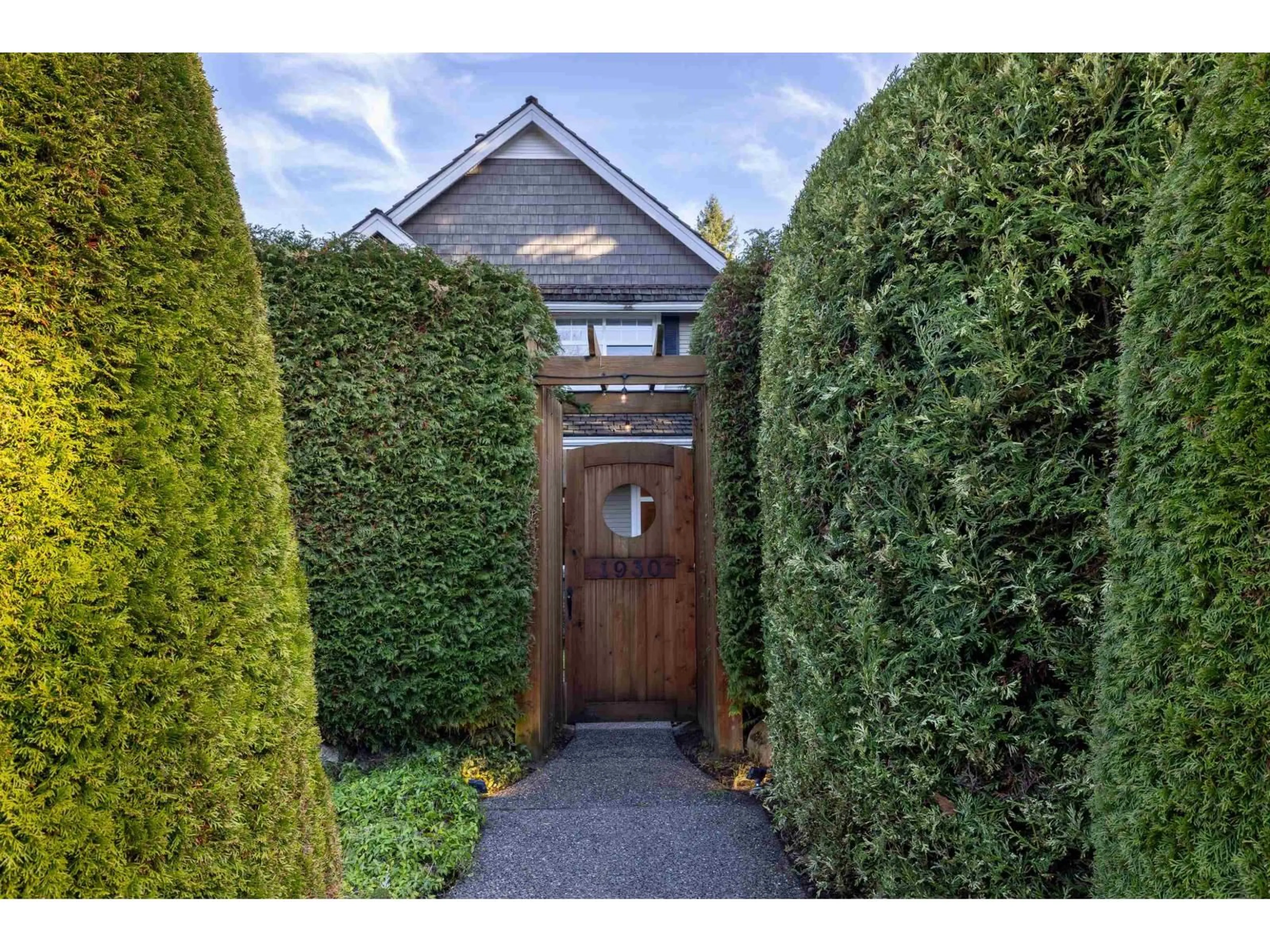 Unknown for 1930 140 STREET, Surrey British Columbia V4A4H3