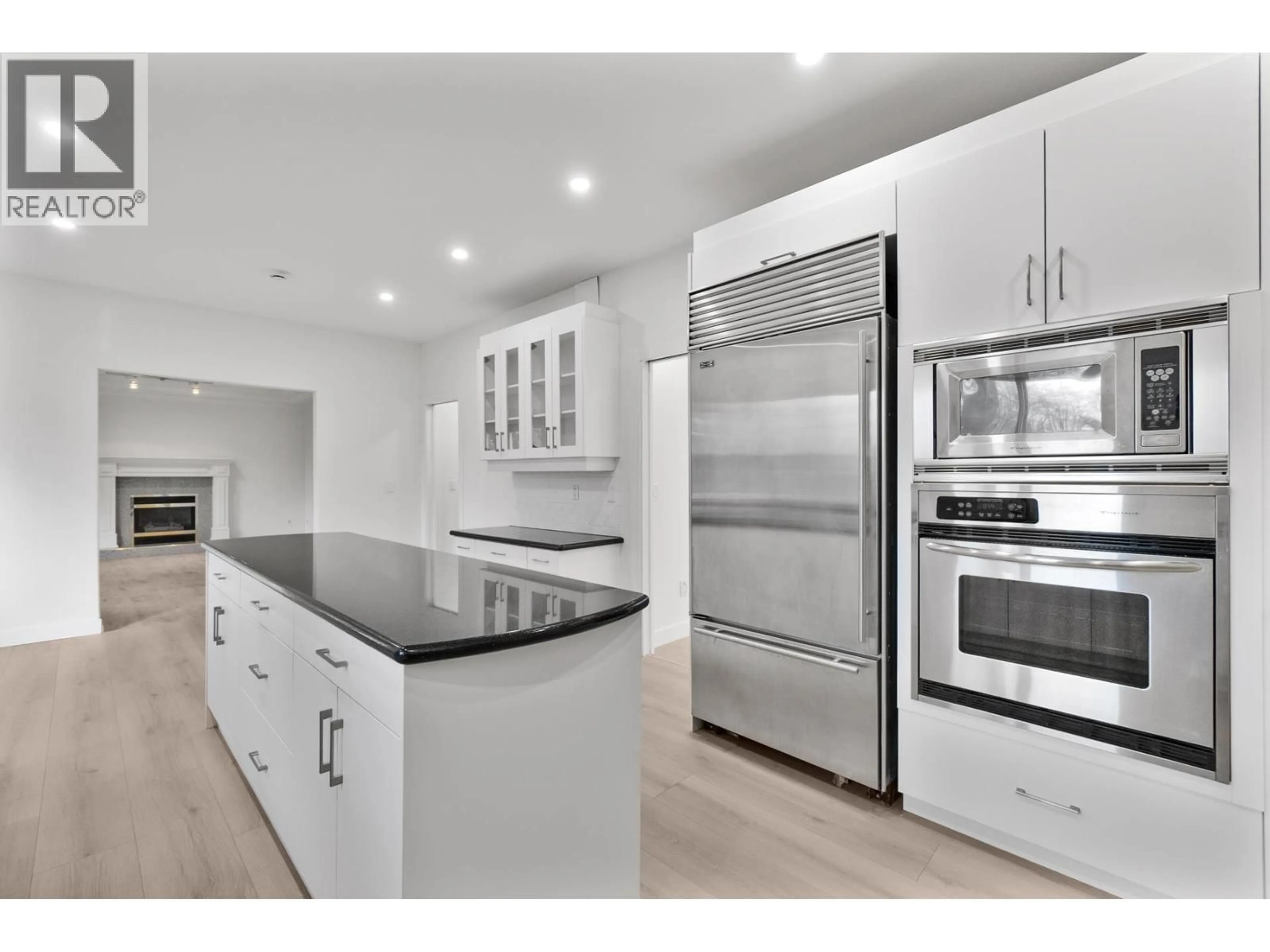 Open concept kitchen, unknown for 6998 FIELDING COURT, Burnaby British Columbia V5A1Y5
