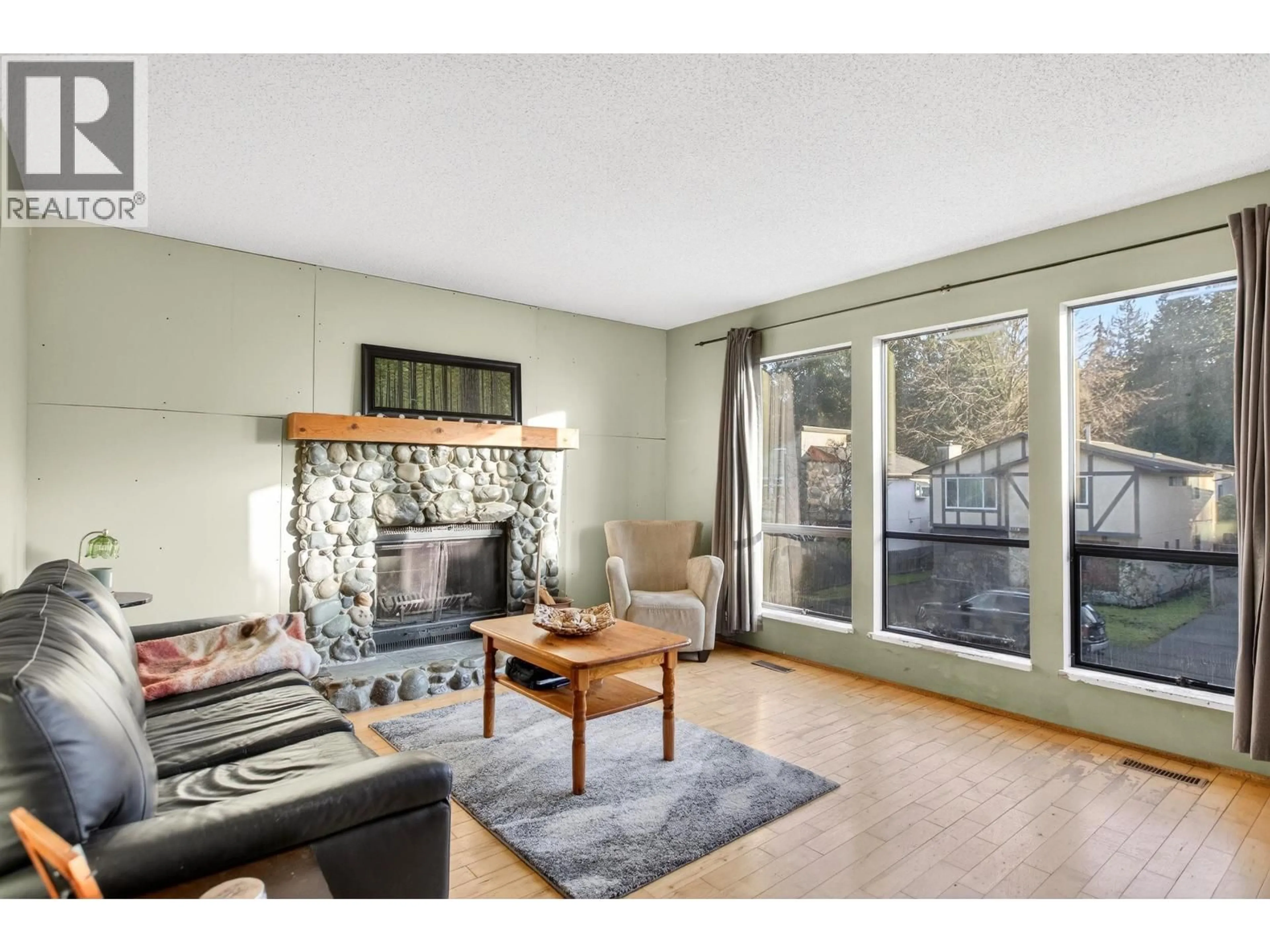 Living room with furniture, wood/laminate floor for 3237 MAYNE CRESCENT, Coquitlam British Columbia V3E1C9