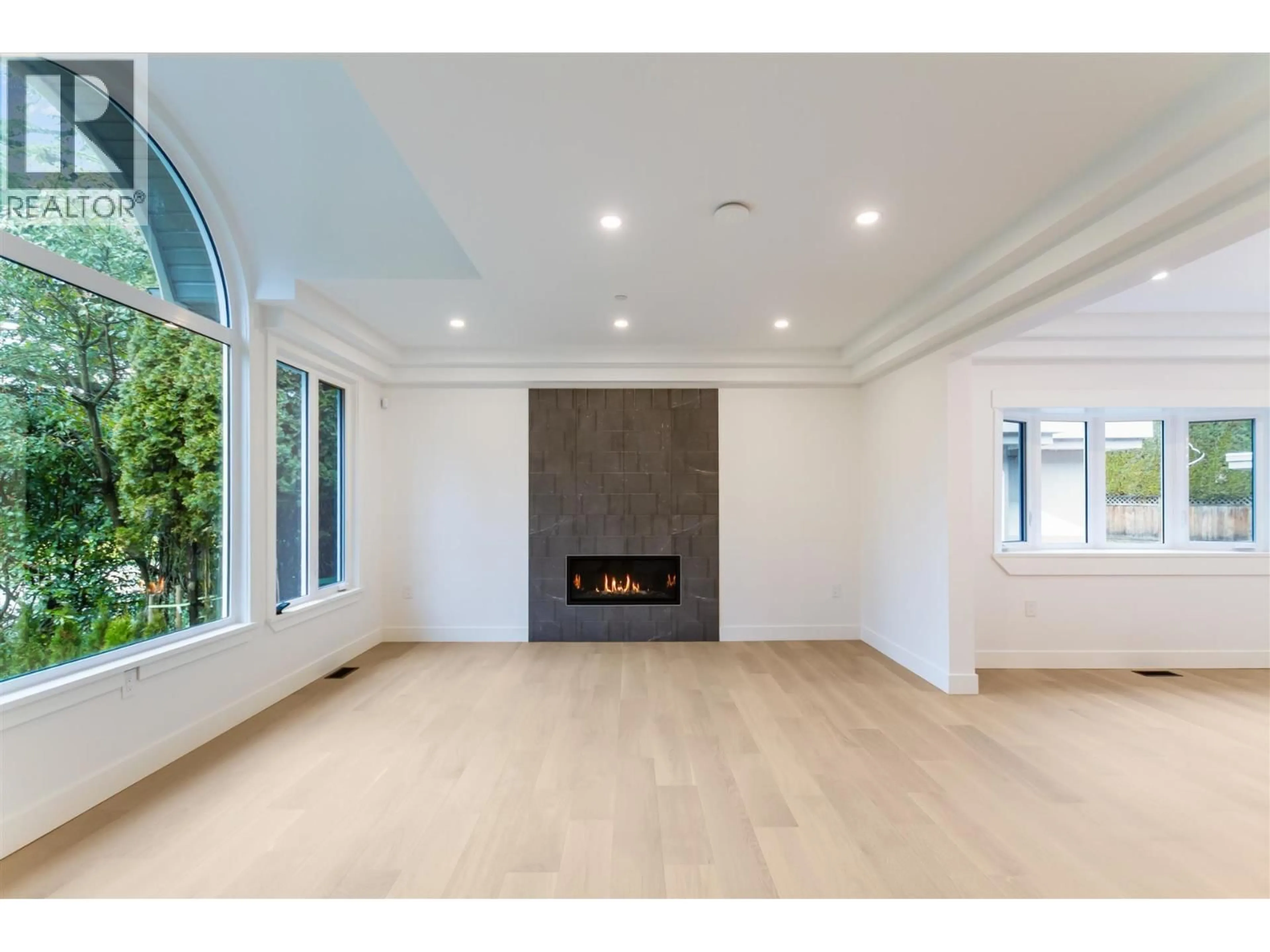 A pic of a room for 4085 MARINE DRIVE, Vancouver British Columbia V6N4A5