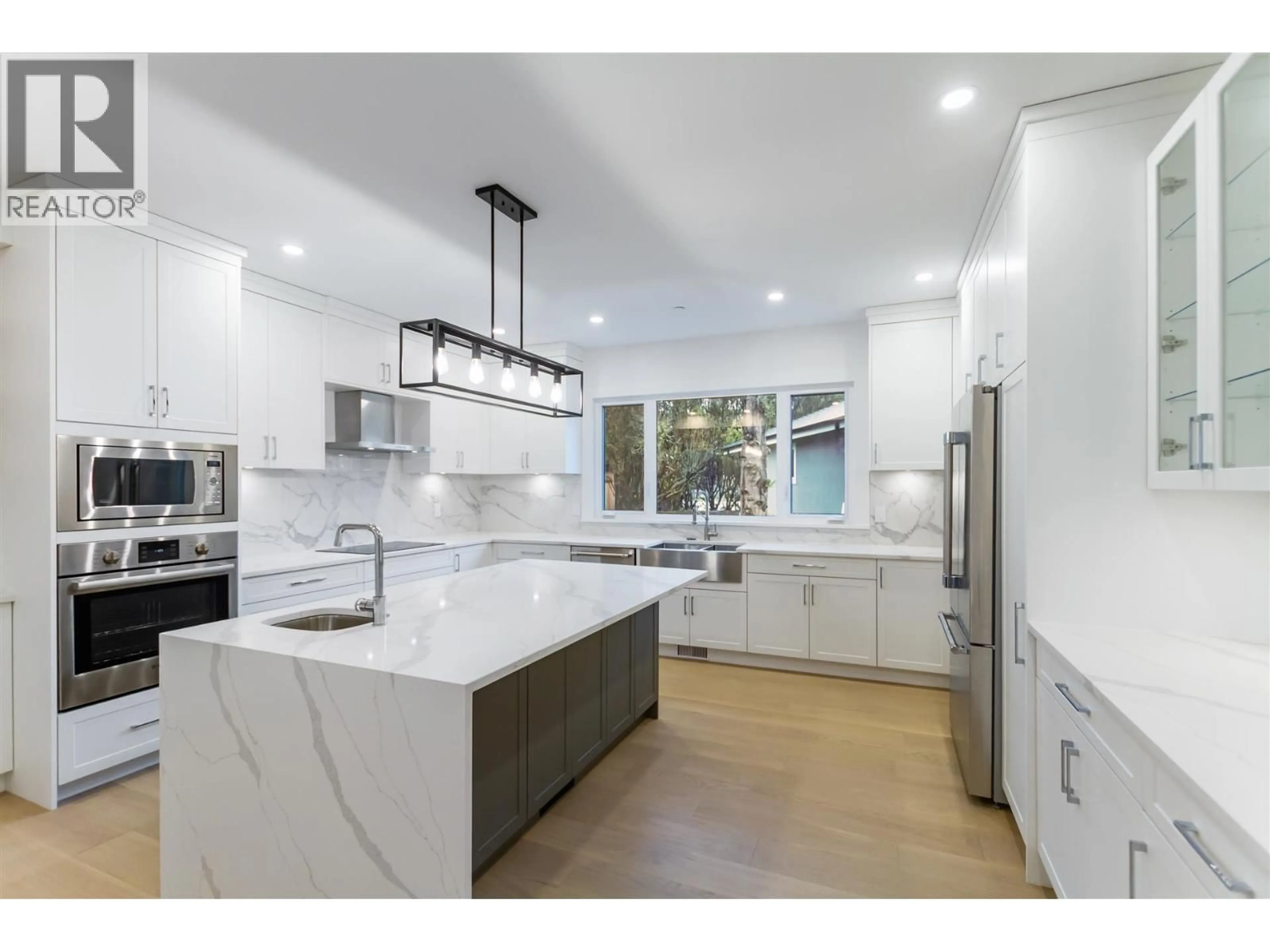 Open concept kitchen, ceramic/tile floor for 4085 MARINE DRIVE, Vancouver British Columbia V6N4A5