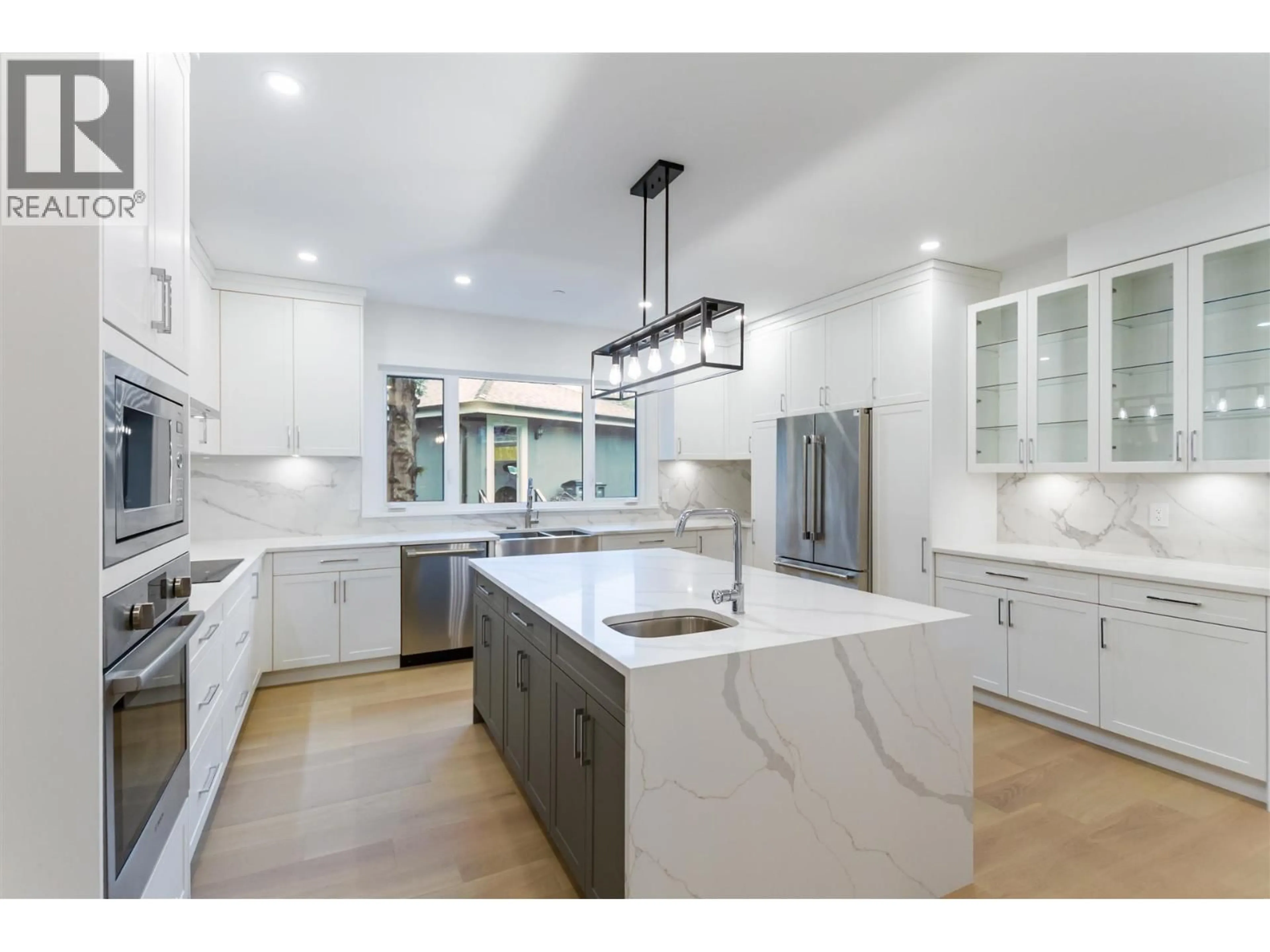 Open concept kitchen, ceramic/tile floor for 4085 MARINE DRIVE, Vancouver British Columbia V6N4A5