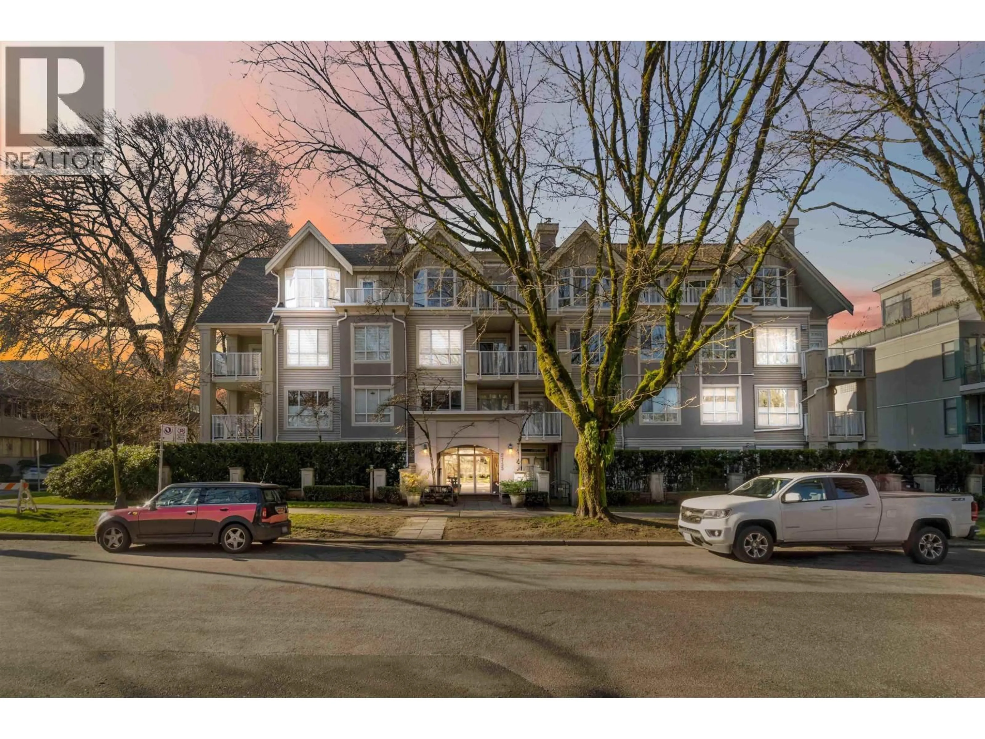 A pic from outside/outdoor area/front of a property/back of a property/a pic from drone, unknown for 104 - 2755 MAPLE STREET, Vancouver British Columbia V6J5K1