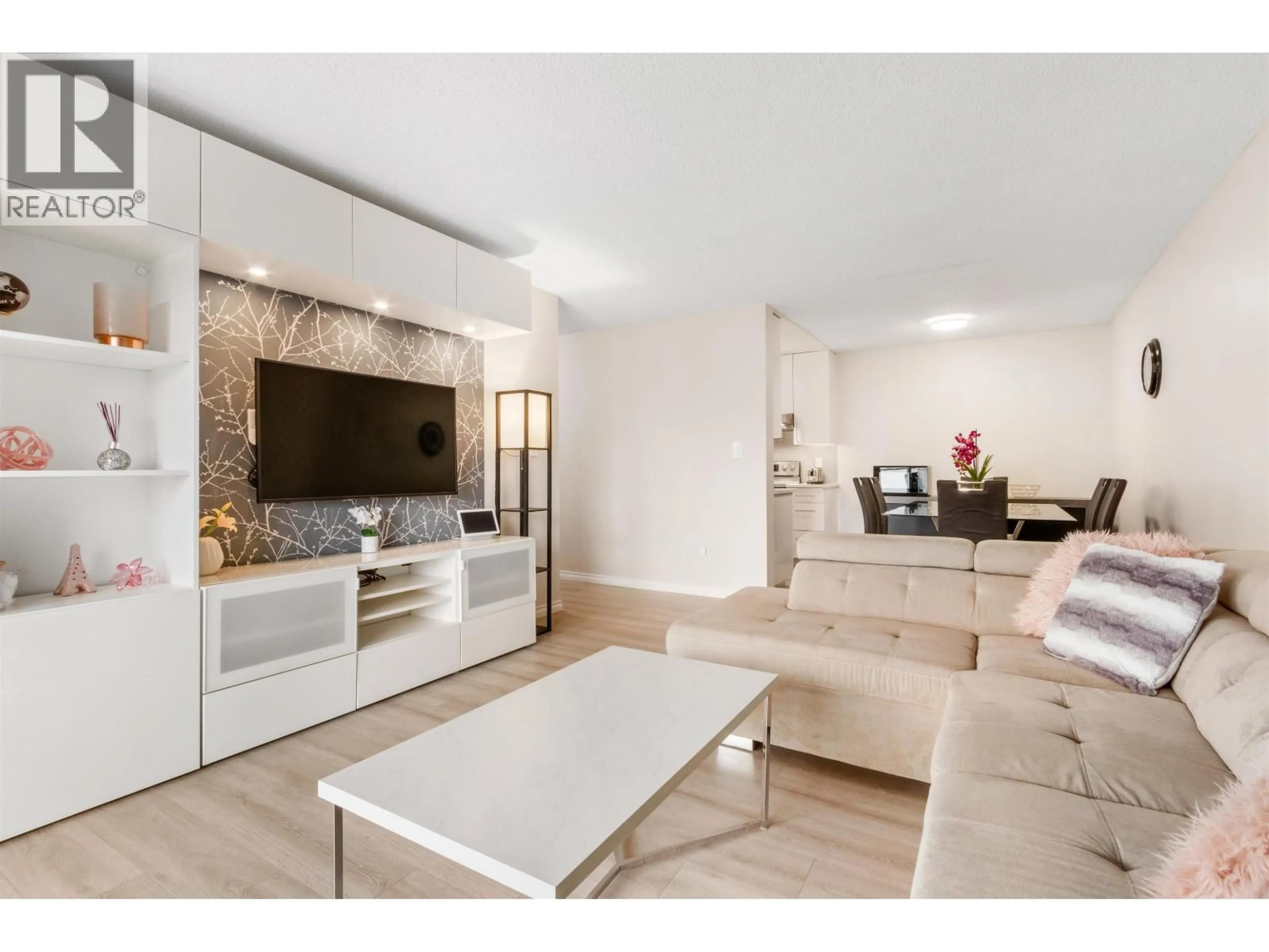 Living room with furniture, unknown for 324 - 4373 HALIFAX STREET, Burnaby British Columbia V5C5Z2