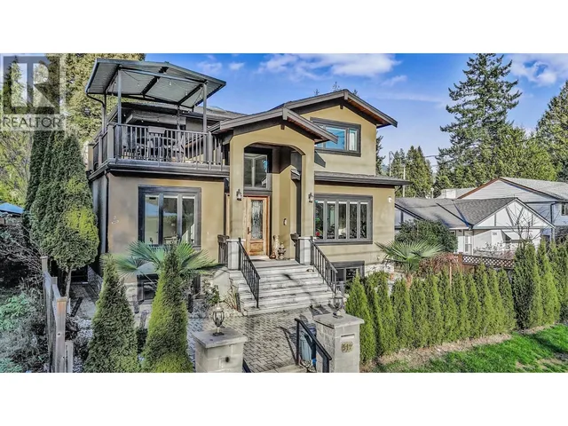 512 23RD STREET, North Vancouver 3