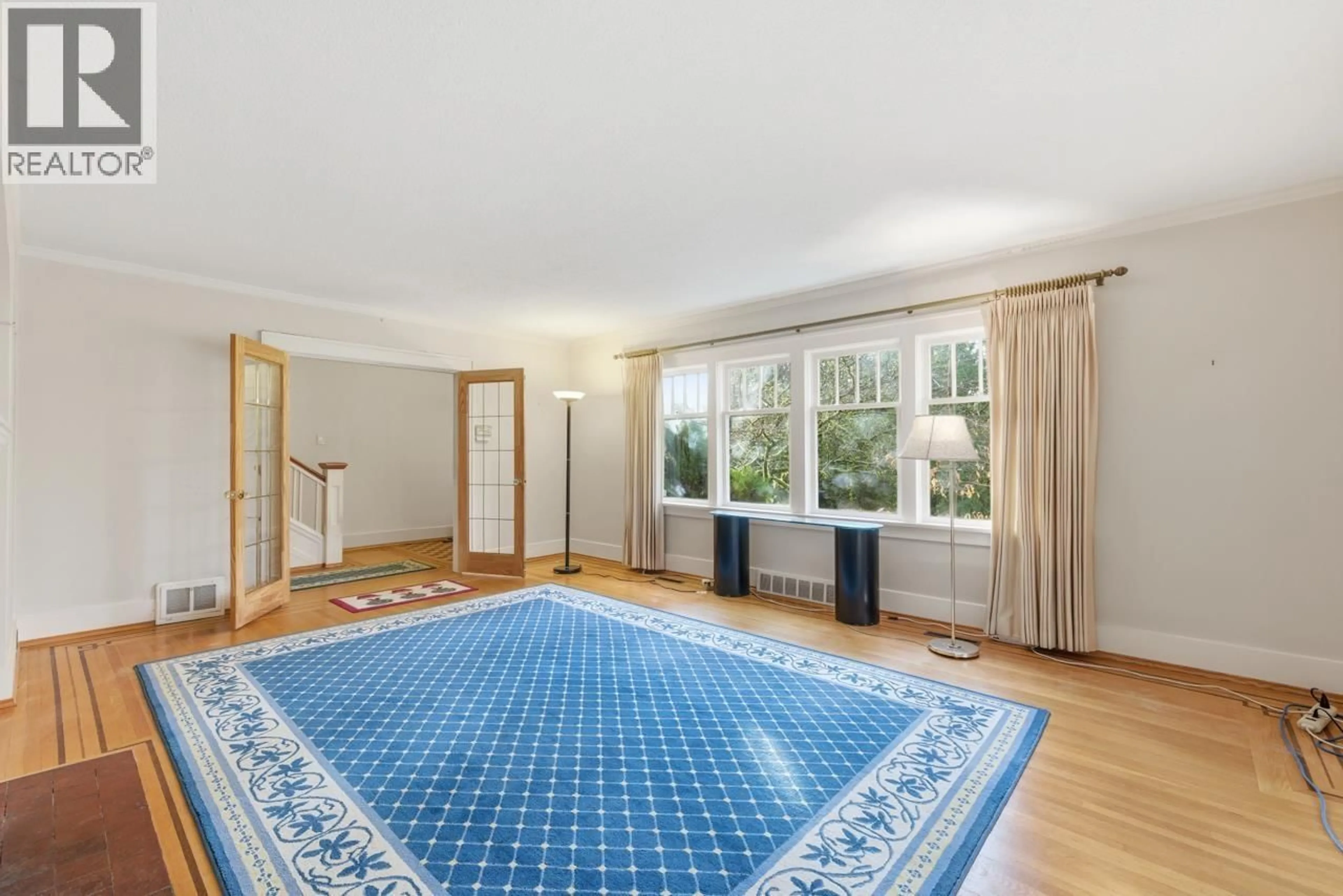 Indoor foyer for 3775 35TH AVENUE, Vancouver British Columbia V6N2N6