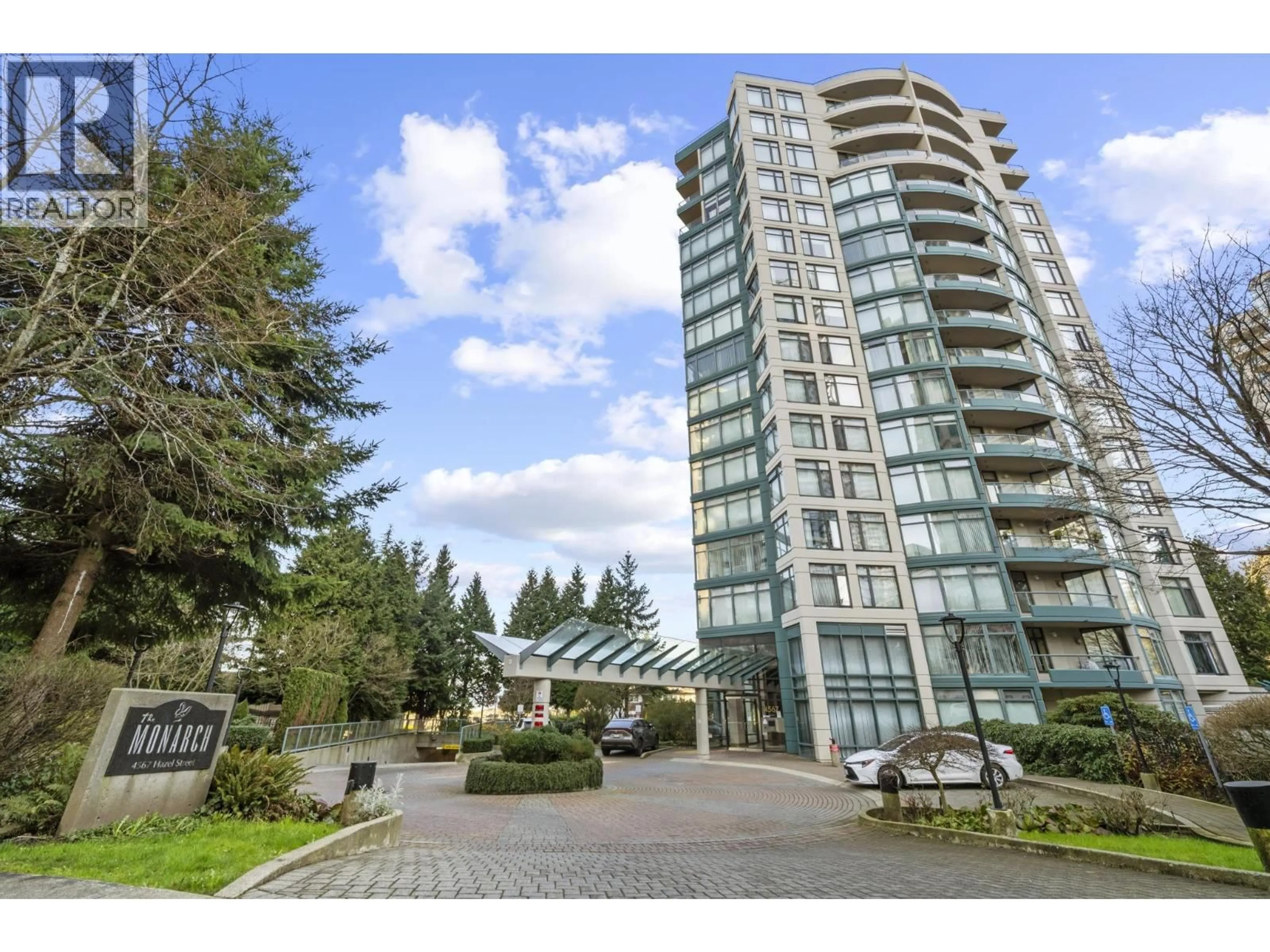 Indoor foyer for 1001 - 4567 HAZEL STREET, Burnaby British Columbia V5H4V4