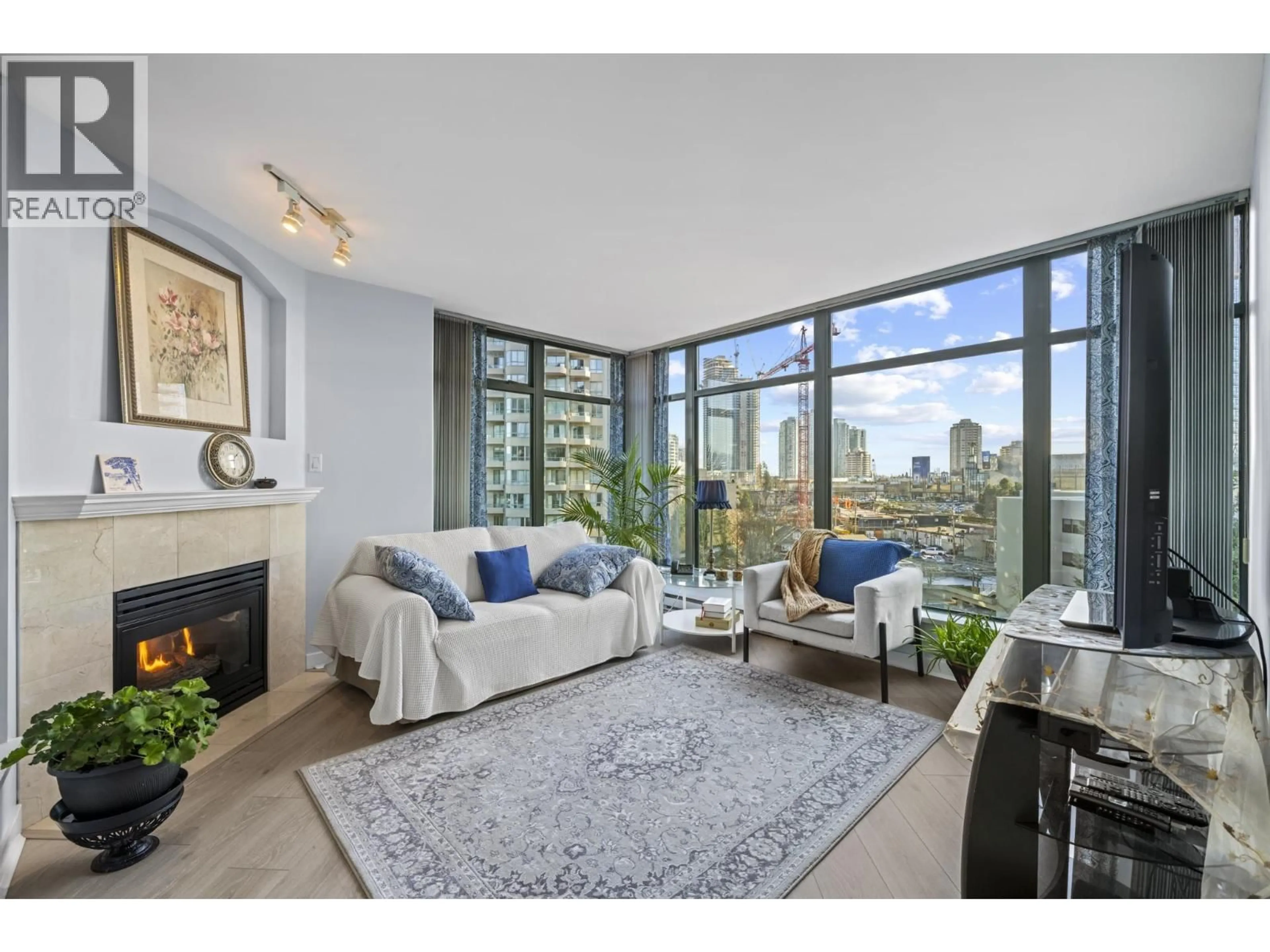 Living room with furniture, unknown for 1001 - 4567 HAZEL STREET, Burnaby British Columbia V5H4V4