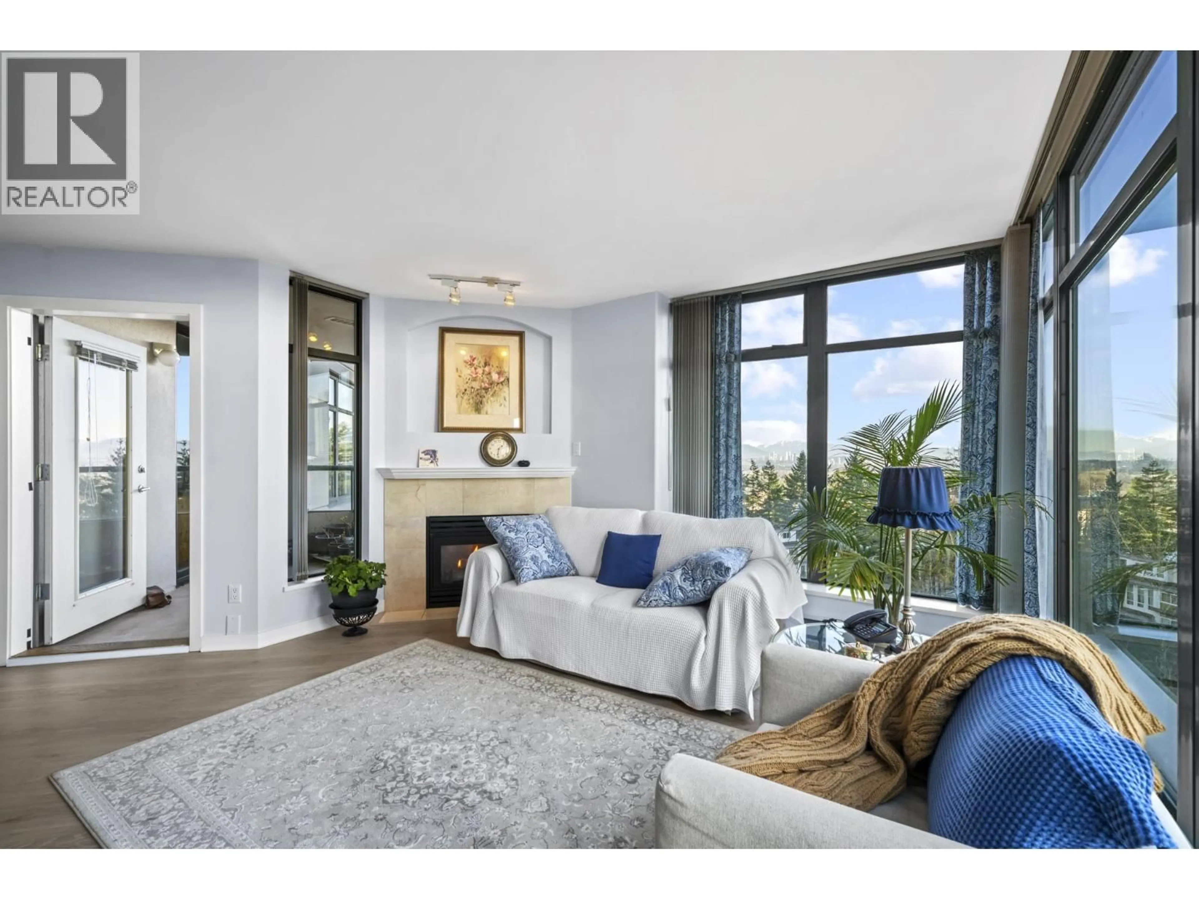 Living room with furniture, unknown for 1001 - 4567 HAZEL STREET, Burnaby British Columbia V5H4V4