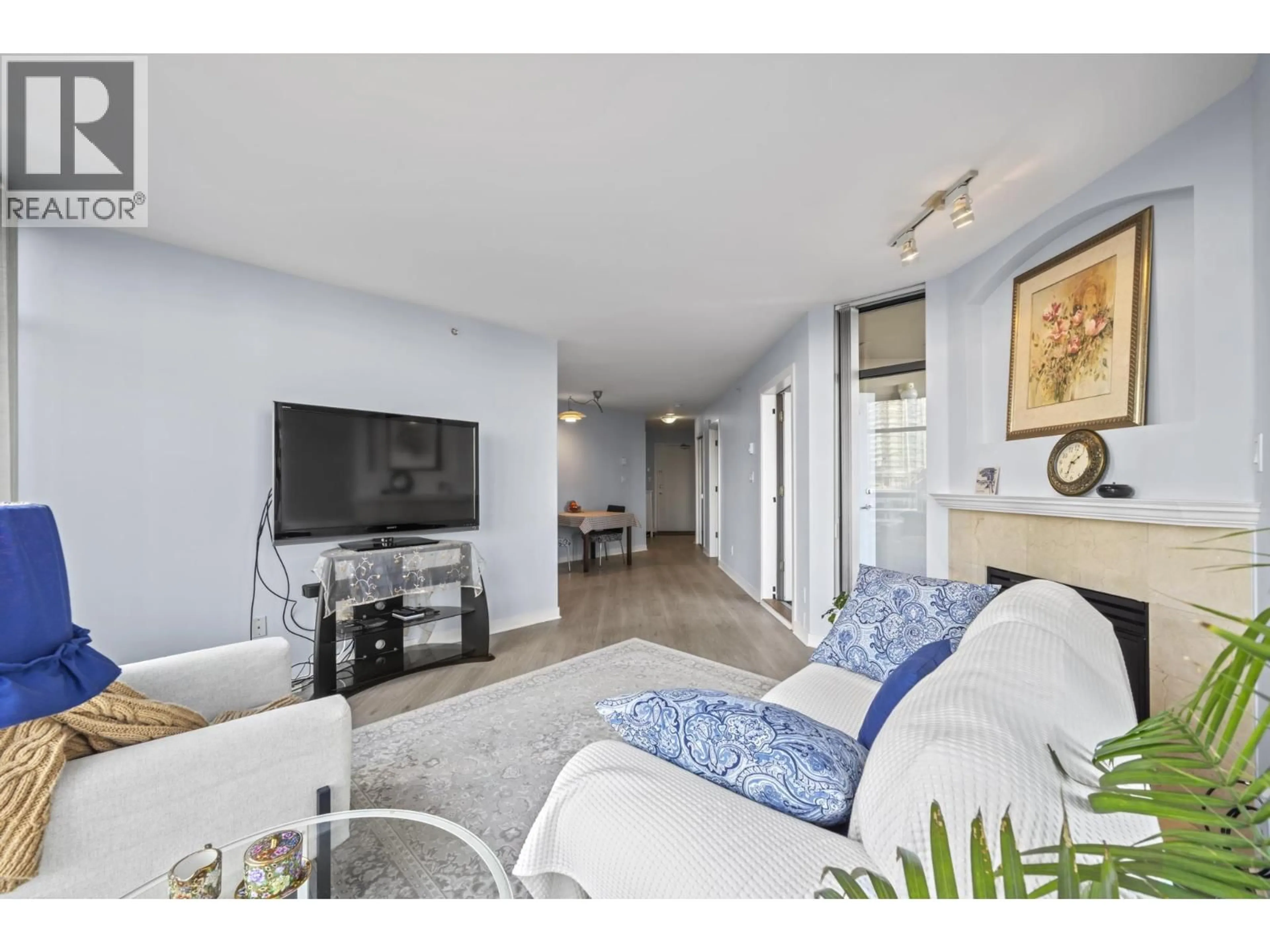 Living room with furniture, unknown for 1001 - 4567 HAZEL STREET, Burnaby British Columbia V5H4V4