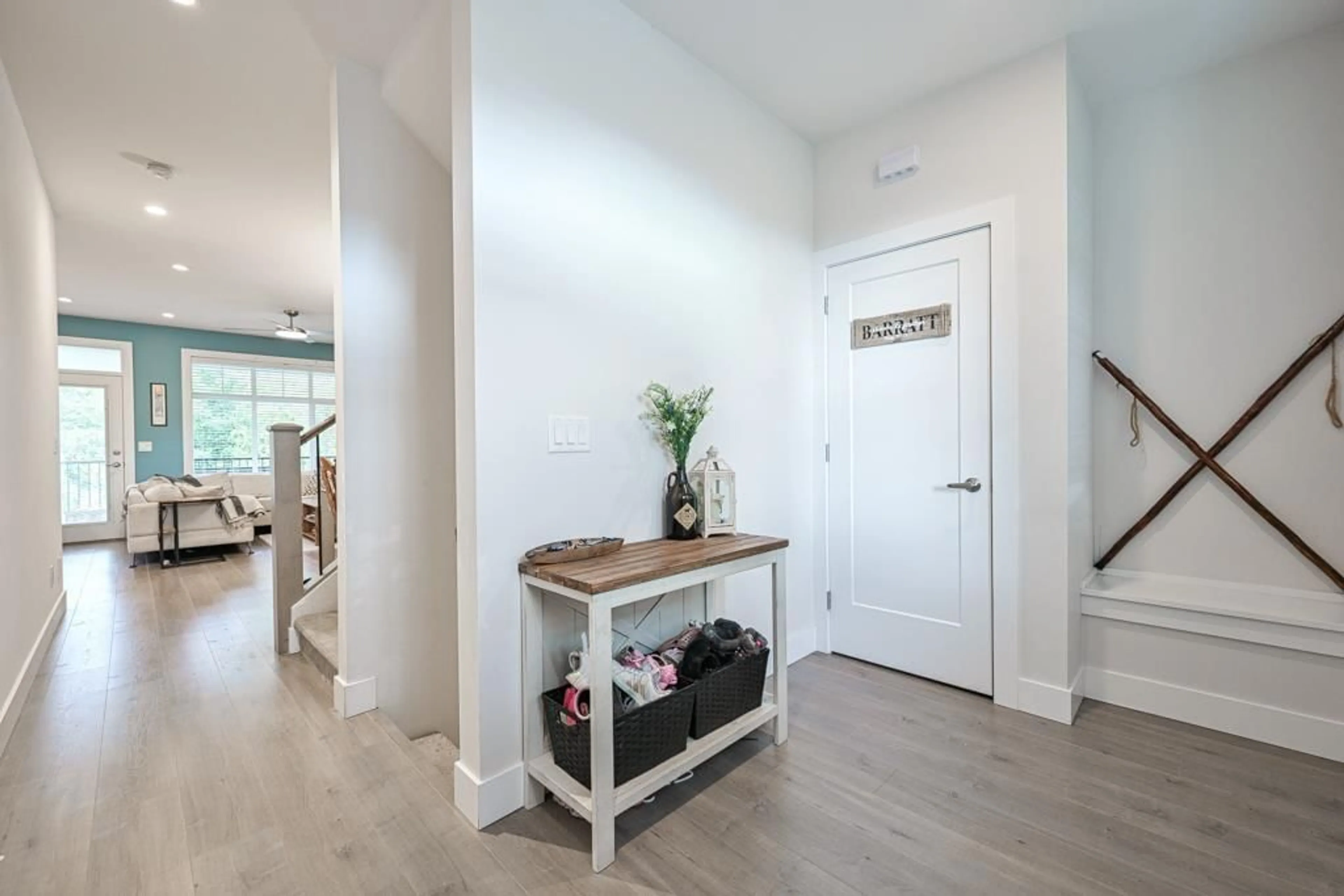 Indoor entryway for 7419 PRESTON BOULEVARD SOUTH, Mission British Columbia V2V0G4