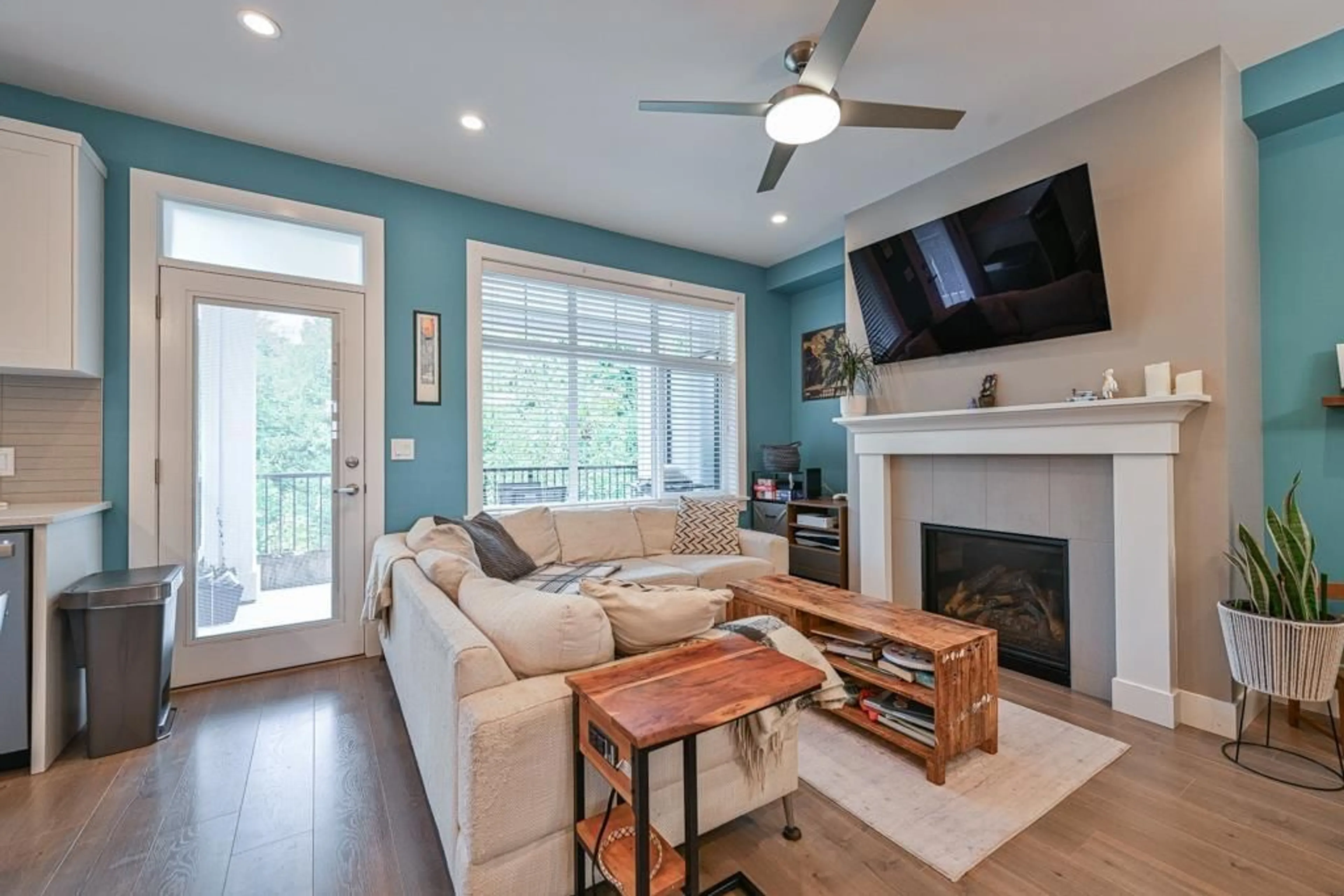 Living room with furniture, unknown for 7419 PRESTON BOULEVARD SOUTH, Mission British Columbia V2V0G4