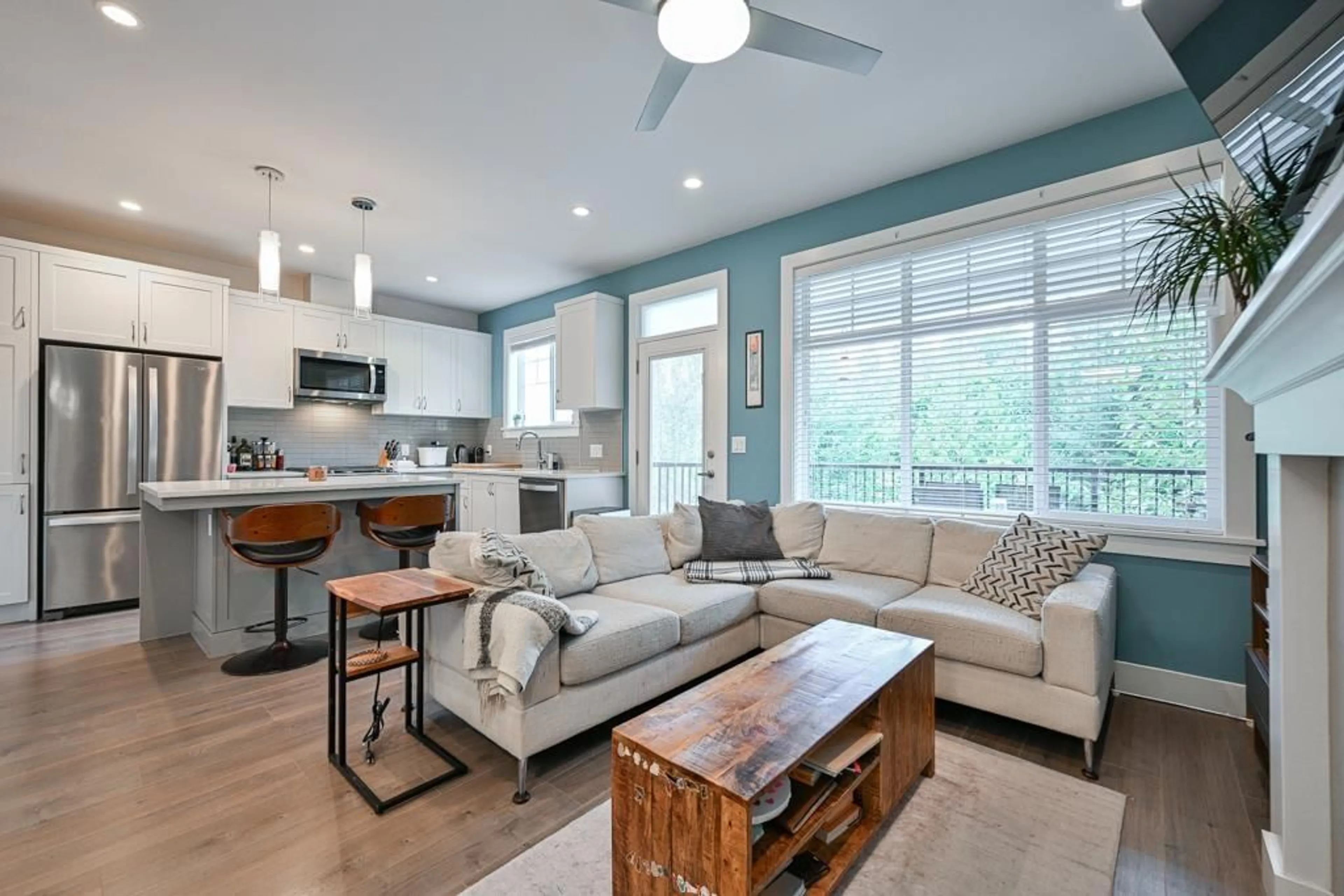 Open concept kitchen, wood/laminate floor for 7419 PRESTON BOULEVARD SOUTH, Mission British Columbia V2V0G4