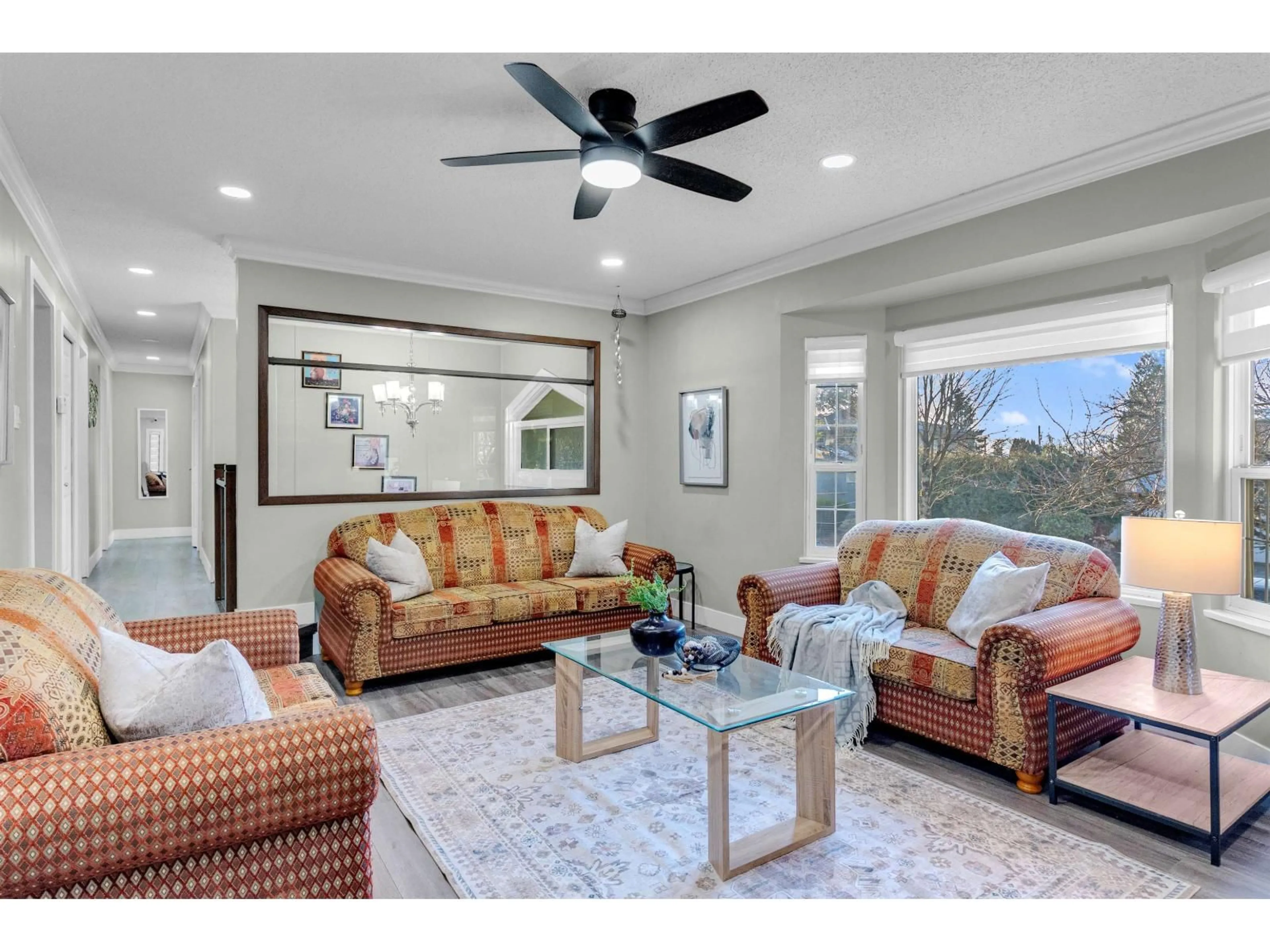 Living room with furniture, ceramic/tile floor for 14458 CHARTWELL DRIVE, Surrey British Columbia V3S5E4