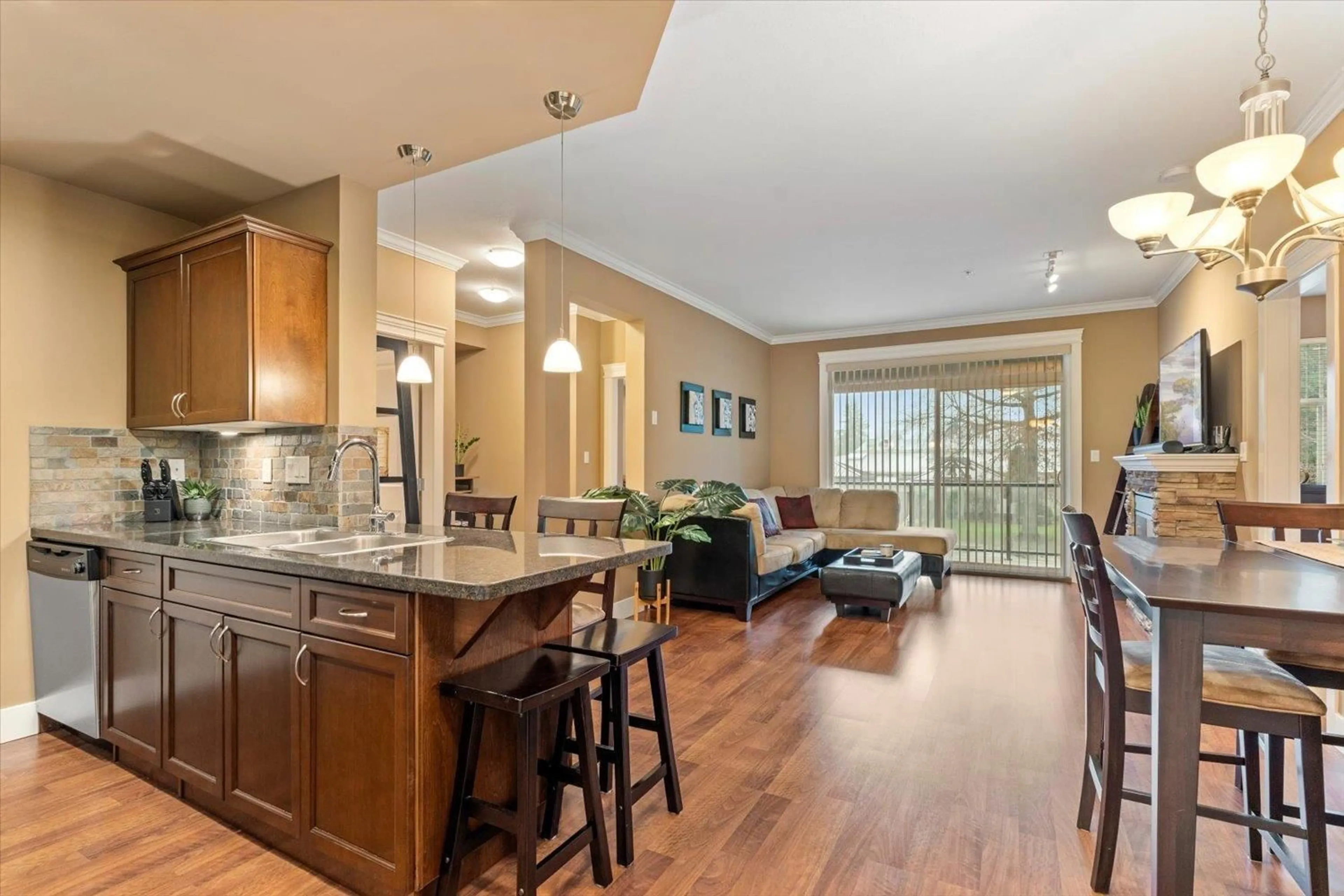 Open concept kitchen, unknown for 202 - 33338 MAYFAIR AVENUE, Abbotsford British Columbia V2S0A4
