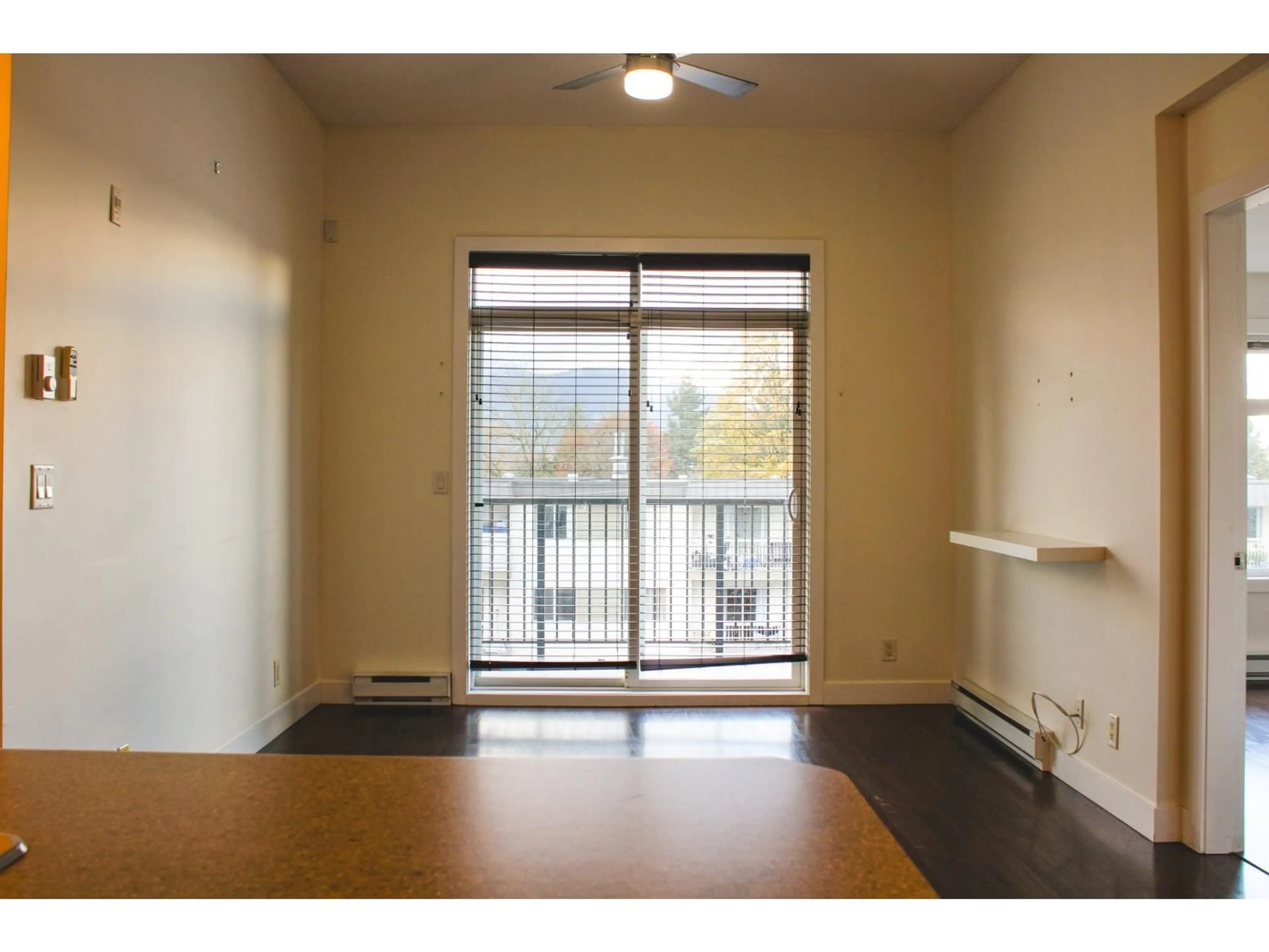 A pic of a room for 412 - 46150 BOLE AVENUE, Chilliwack British Columbia V2P0B7