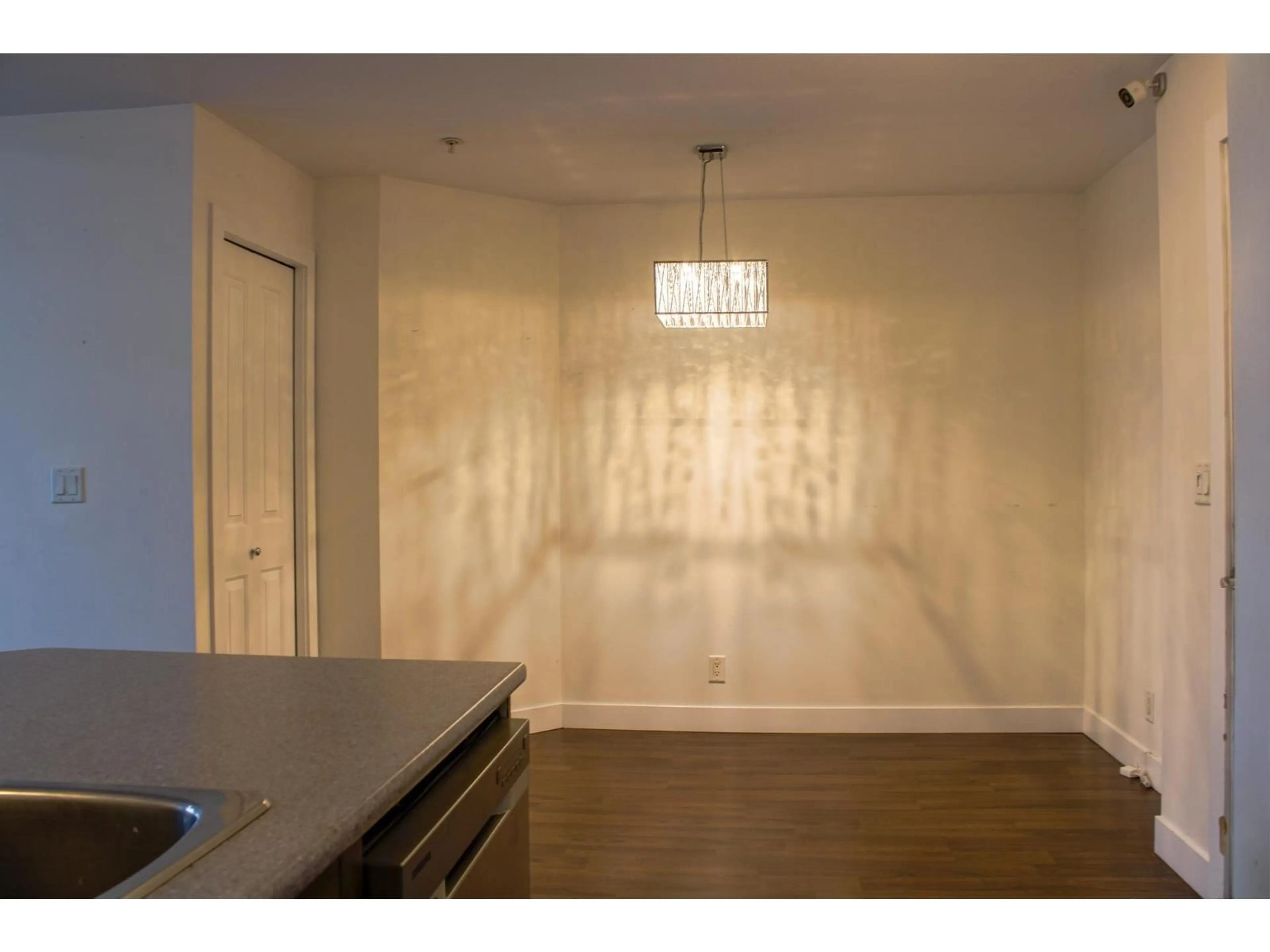 A pic of a room for 412 - 46150 BOLE AVENUE, Chilliwack British Columbia V2P0B7