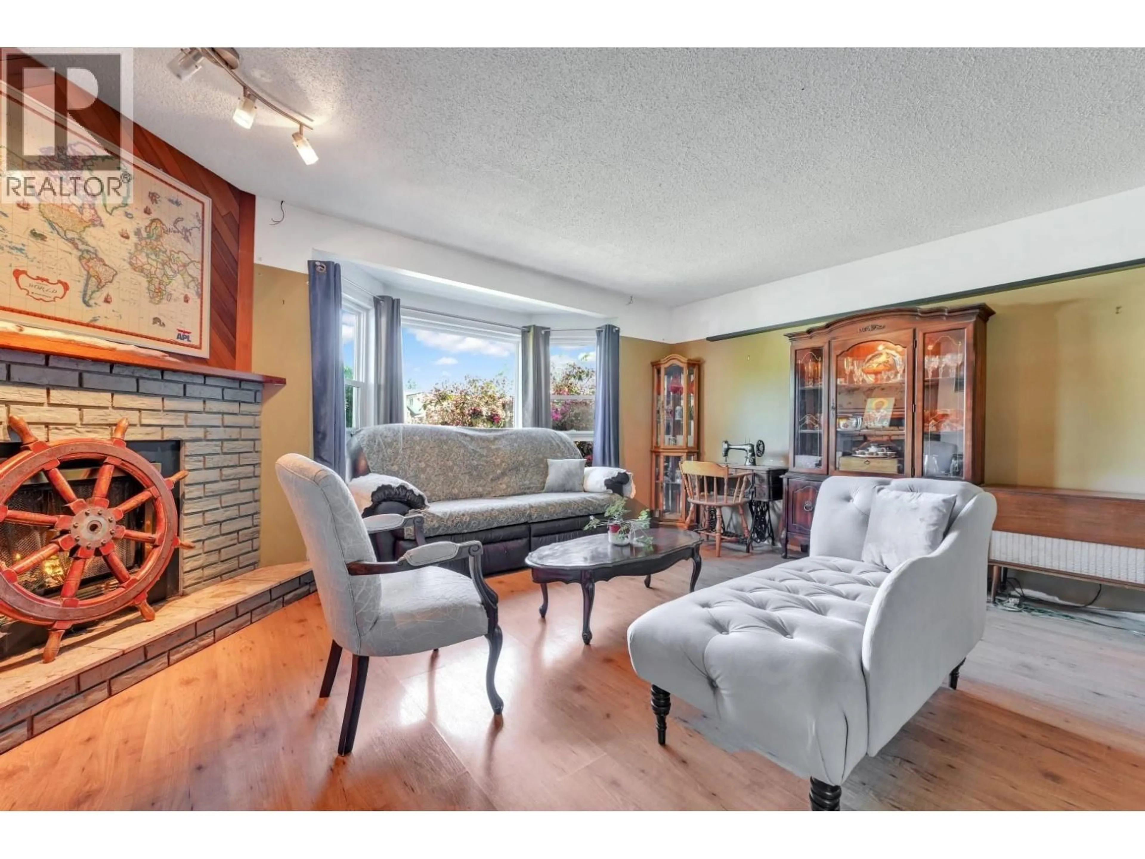 Living room with furniture, unknown for 12235 MCMYN AVENUE, Pitt Meadows British Columbia V3Y1C8