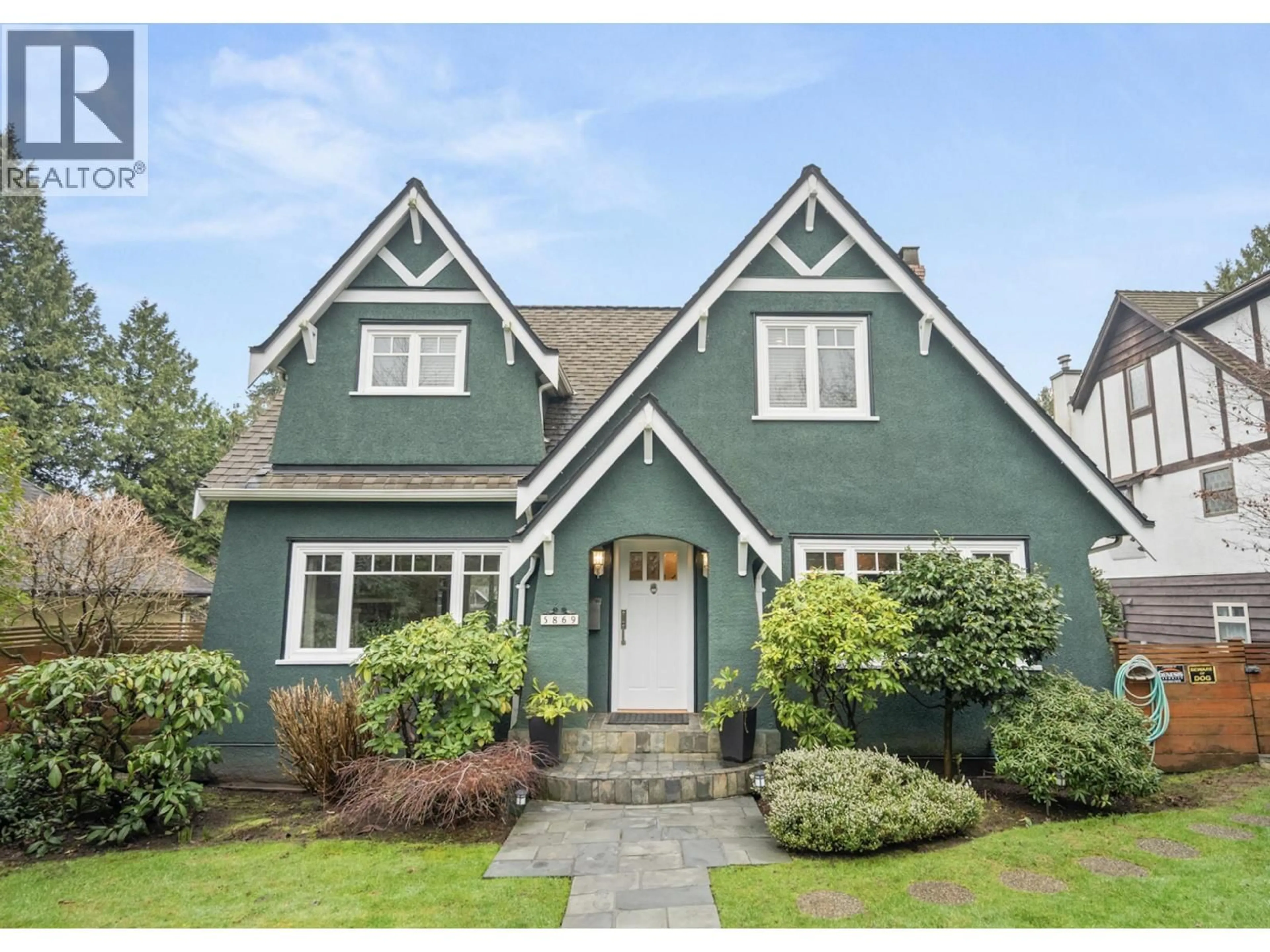 Home with vinyl exterior material, street for 5869 DUNBAR STREET, Vancouver British Columbia V6N1W8