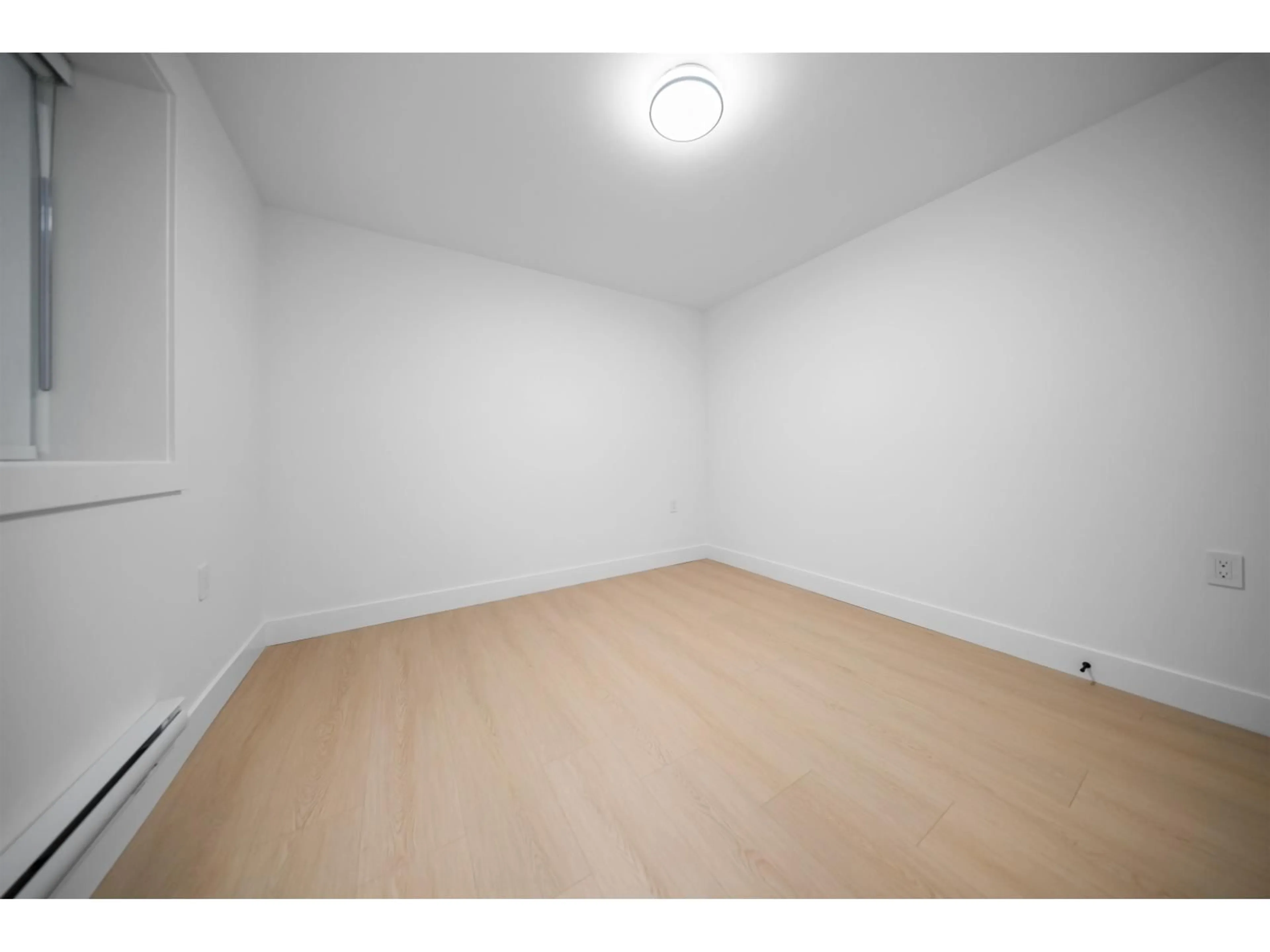 A pic of a room for 16471 20 AVENUE, Surrey British Columbia V3Z9M9