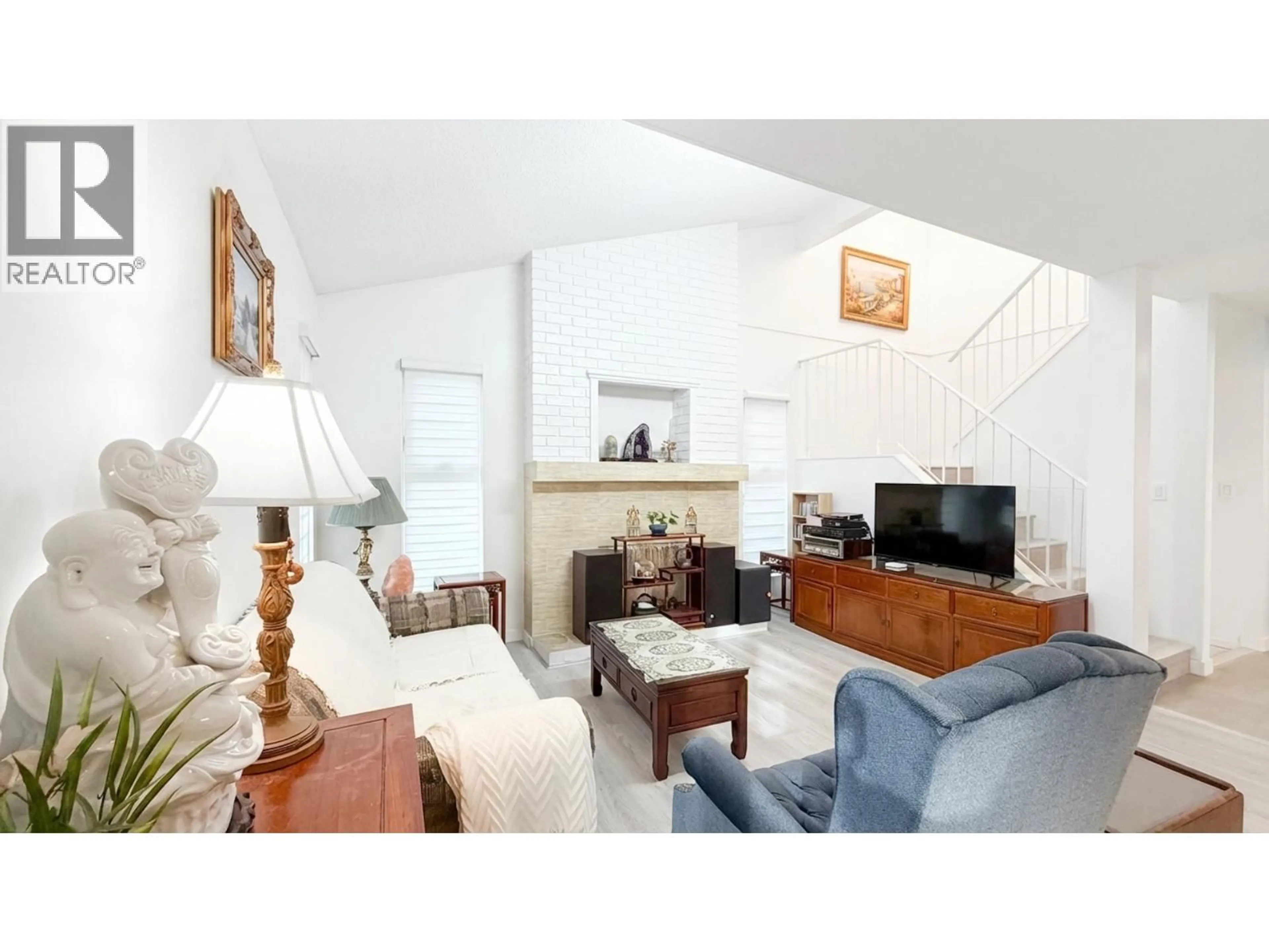 Living room with furniture, unknown for 7438 ECHO PLACE, Vancouver British Columbia V5S3Z2