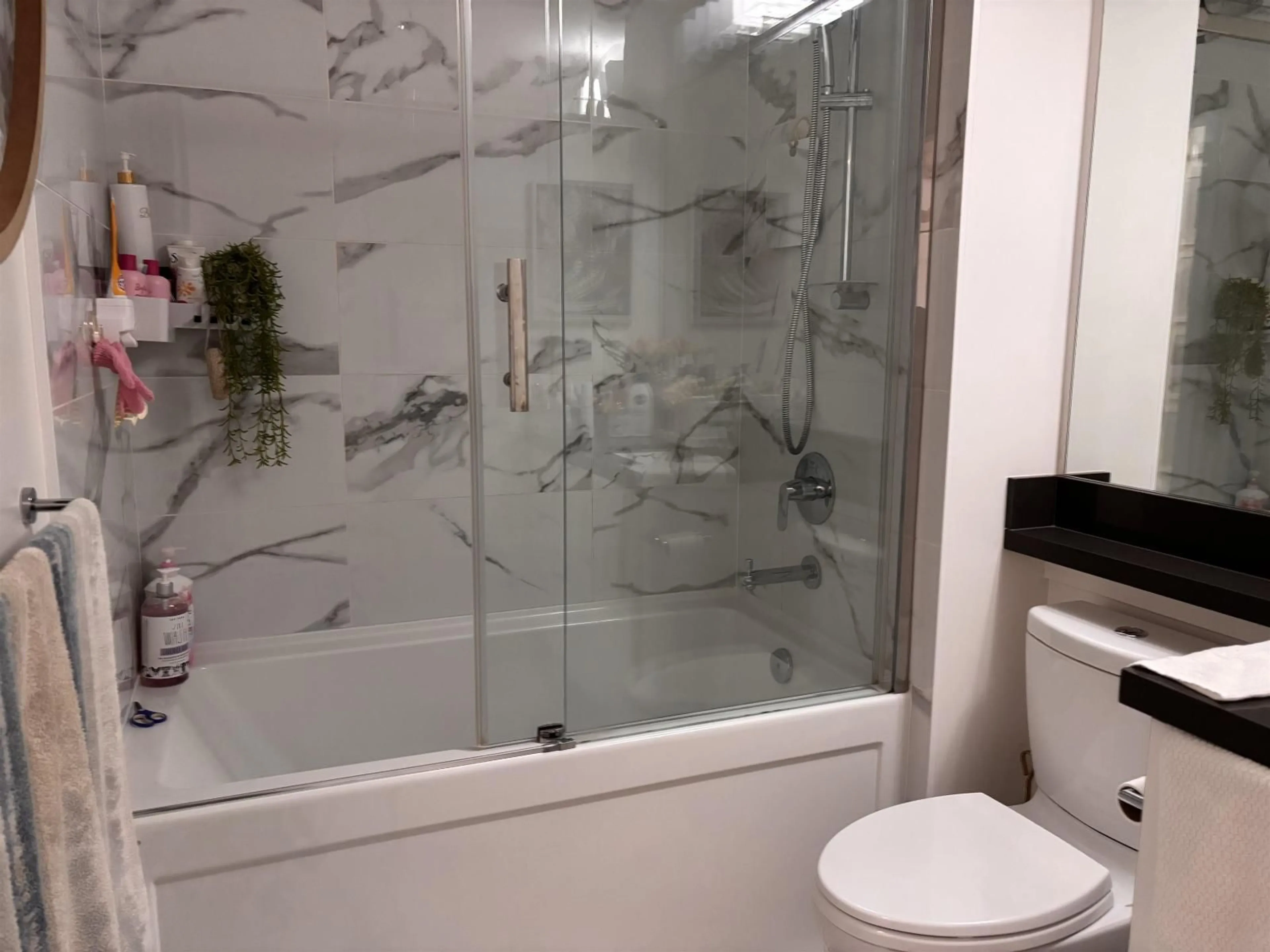 Standard bathroom, ceramic/tile floor for 222 - 15137 33 AVENUE, Surrey British Columbia V3Z0Y1