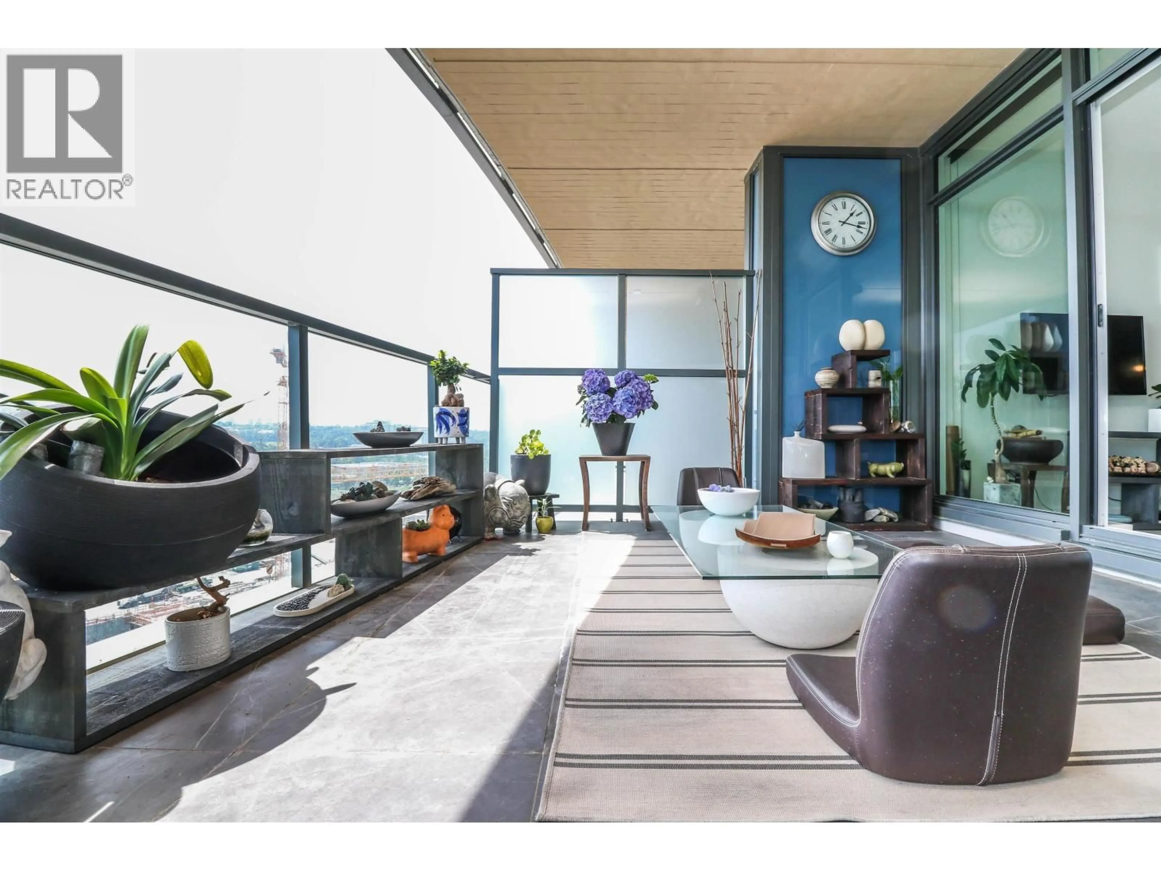 Living room with furniture, unknown for 610 - 4890 LOUGHEED HIGHWAY, Burnaby British Columbia V5C0N2