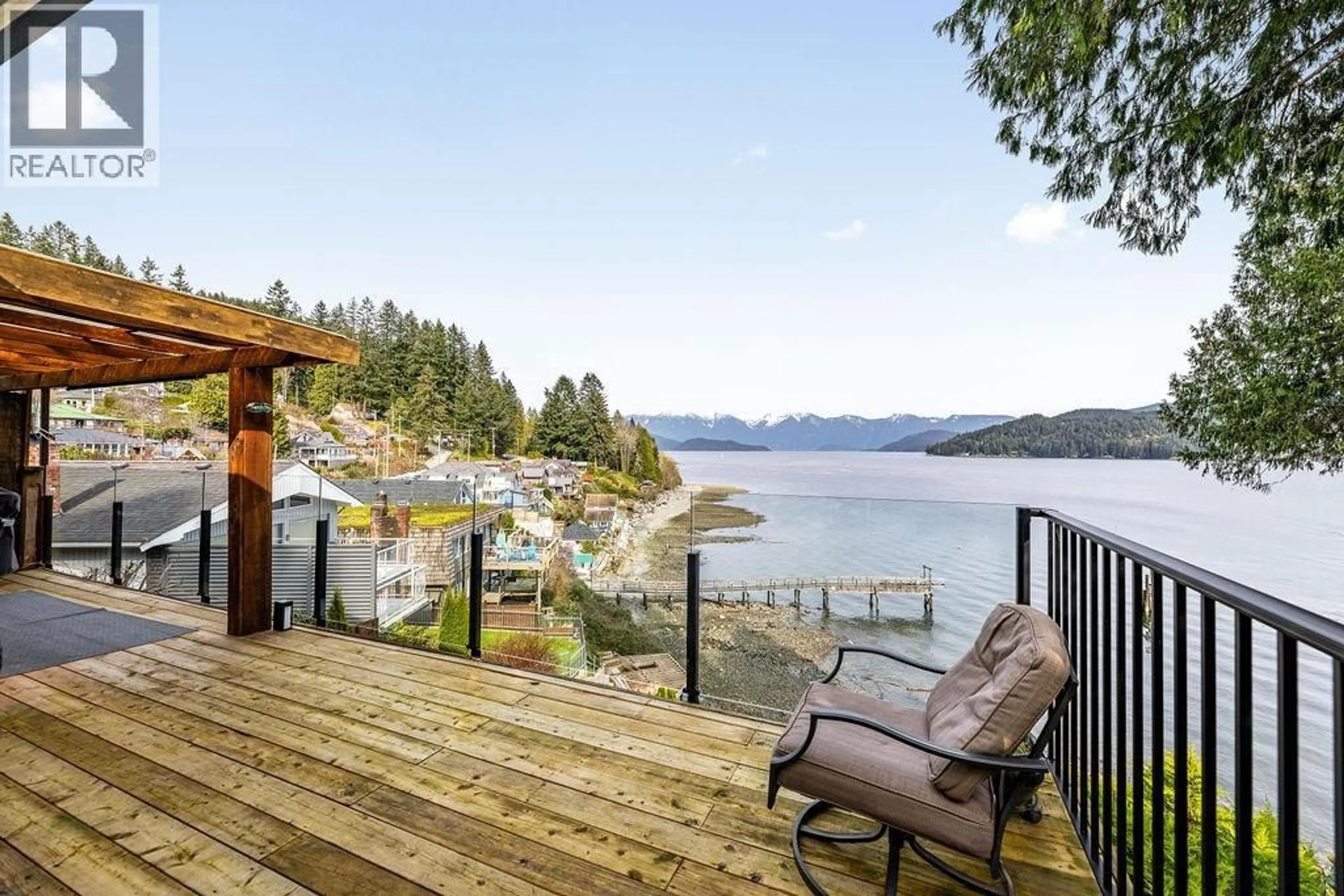 Patio, water/lake/river/ocean view for 790 MARINE DRIVE, Gibsons British Columbia V0N1V1