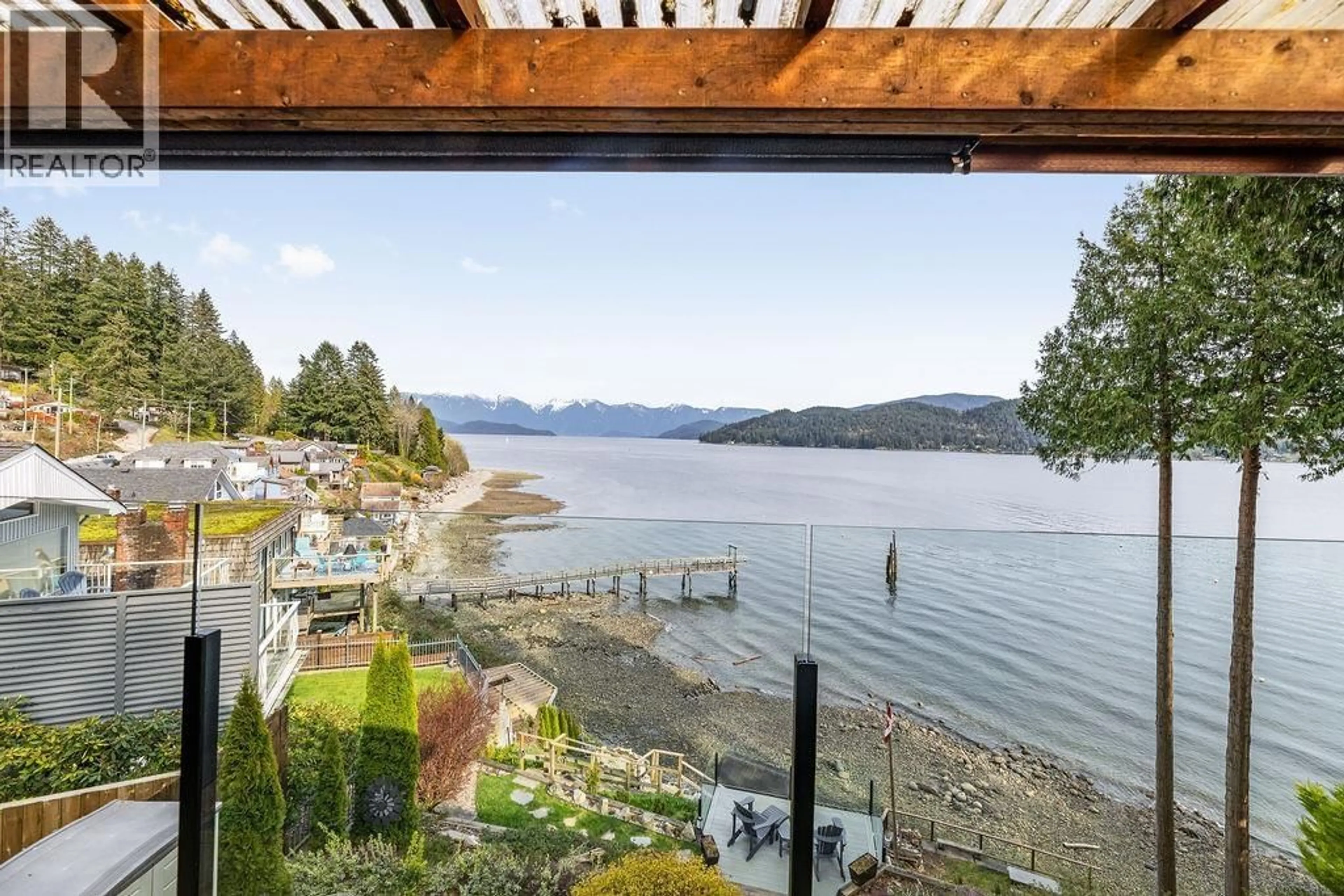 Patio, water/lake/river/ocean view for 790 MARINE DRIVE, Gibsons British Columbia V0N1V1