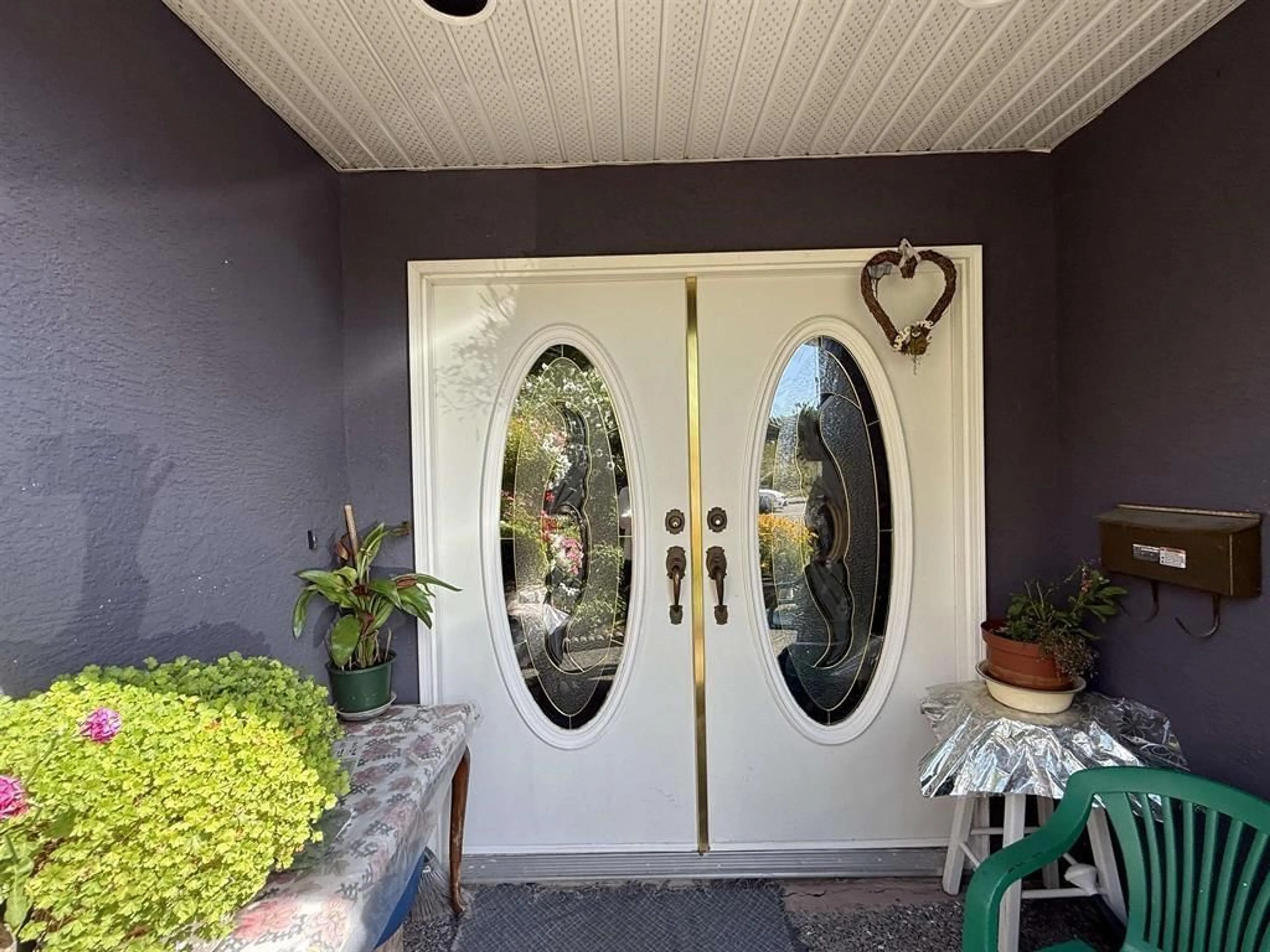 Indoor entryway for 7688 120A STREET, Surrey British Columbia V3W1J4