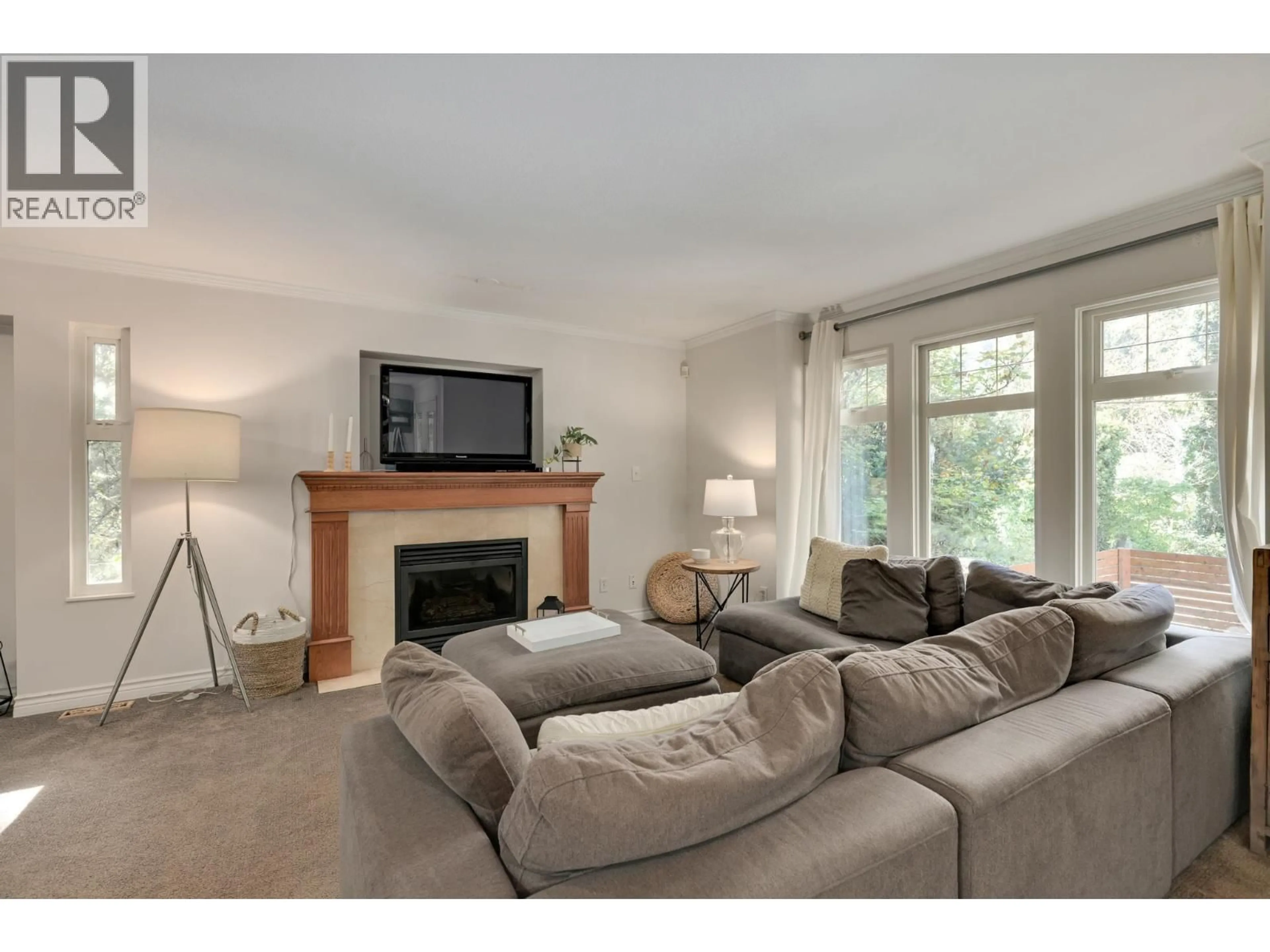 Living room with furniture, unknown for 1400 RIVERSIDE DRIVE, North Vancouver British Columbia V7H1V5