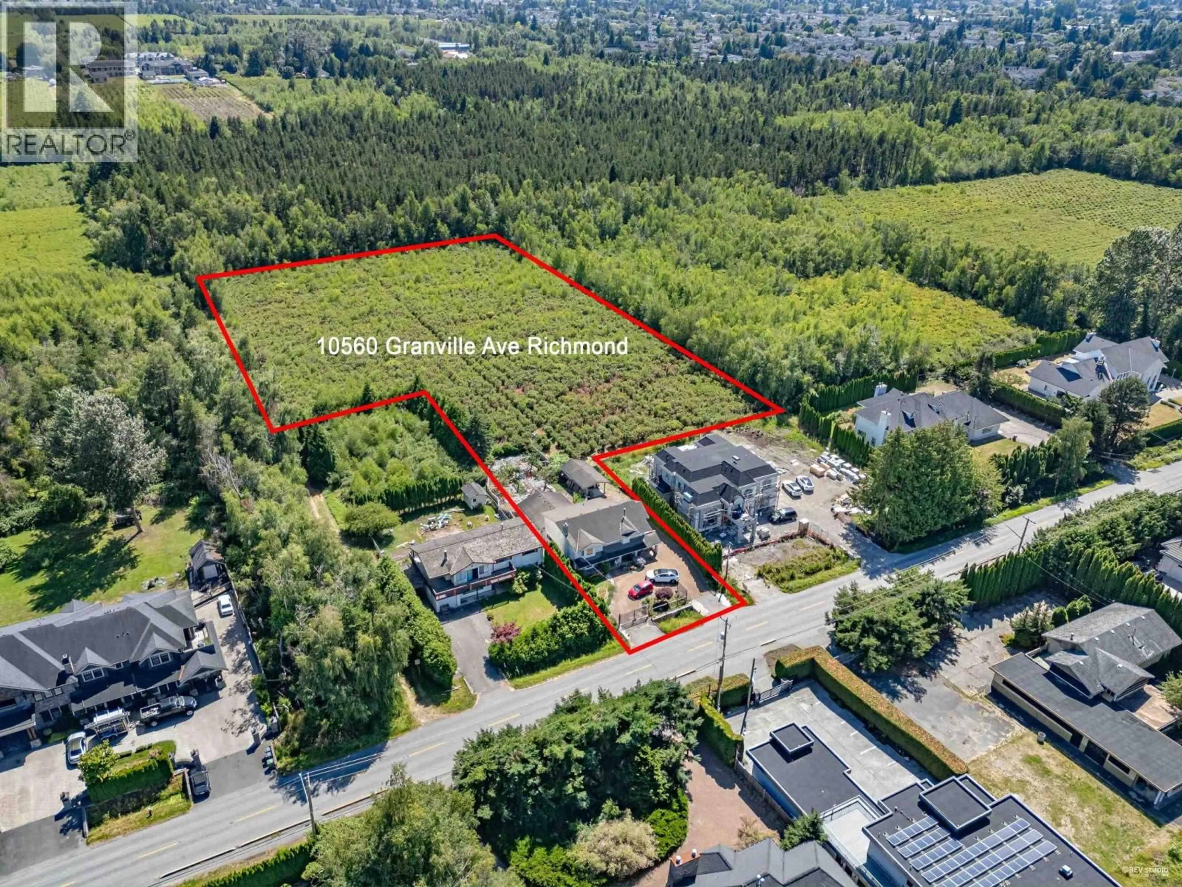 A pic from outside/outdoor area/front of a property/back of a property/a pic from drone, street for 10560 GRANVILLE AVENUE, Richmond British Columbia V6Y1R4
