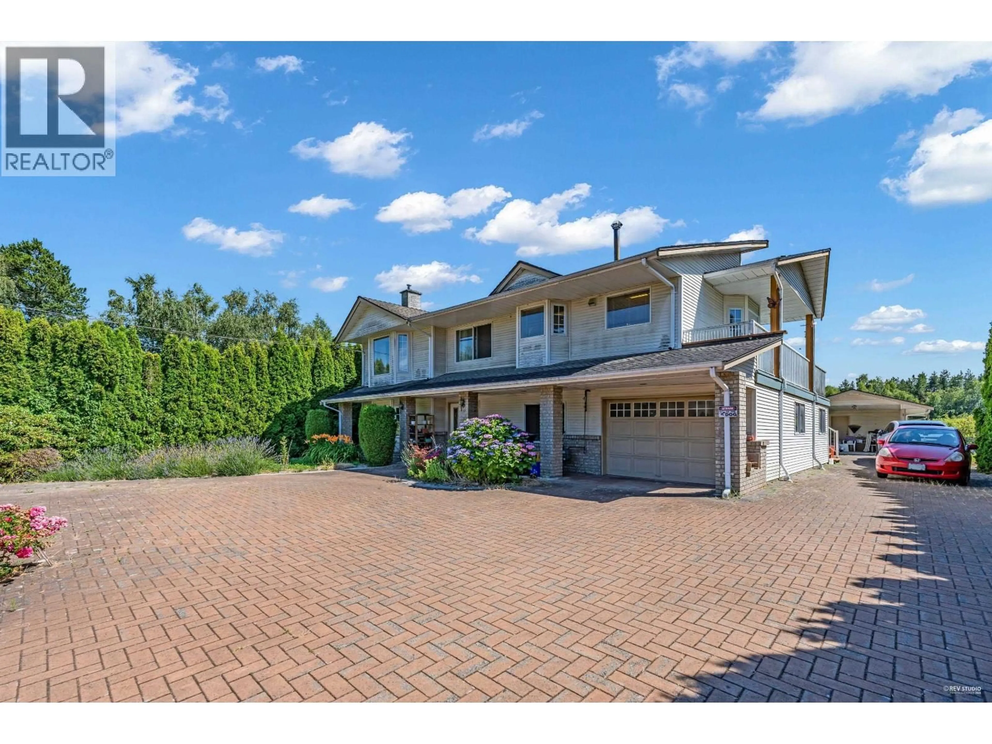 A pic from outside/outdoor area/front of a property/back of a property/a pic from drone, street for 10560 GRANVILLE AVENUE, Richmond British Columbia V6Y1R4
