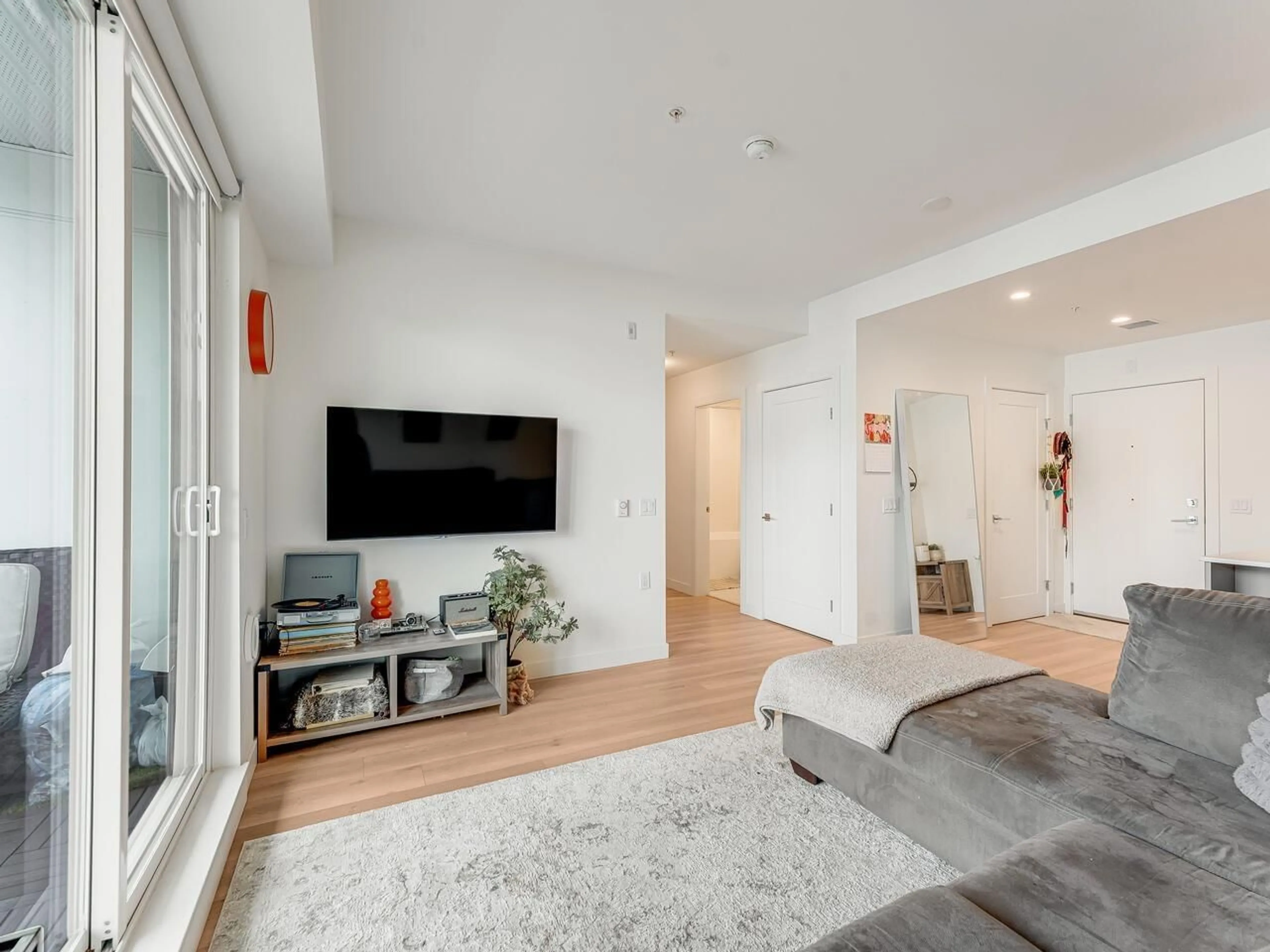 Living room with furniture, unknown for 512 - 8380 200A STREET, Langley British Columbia V2Y3S5