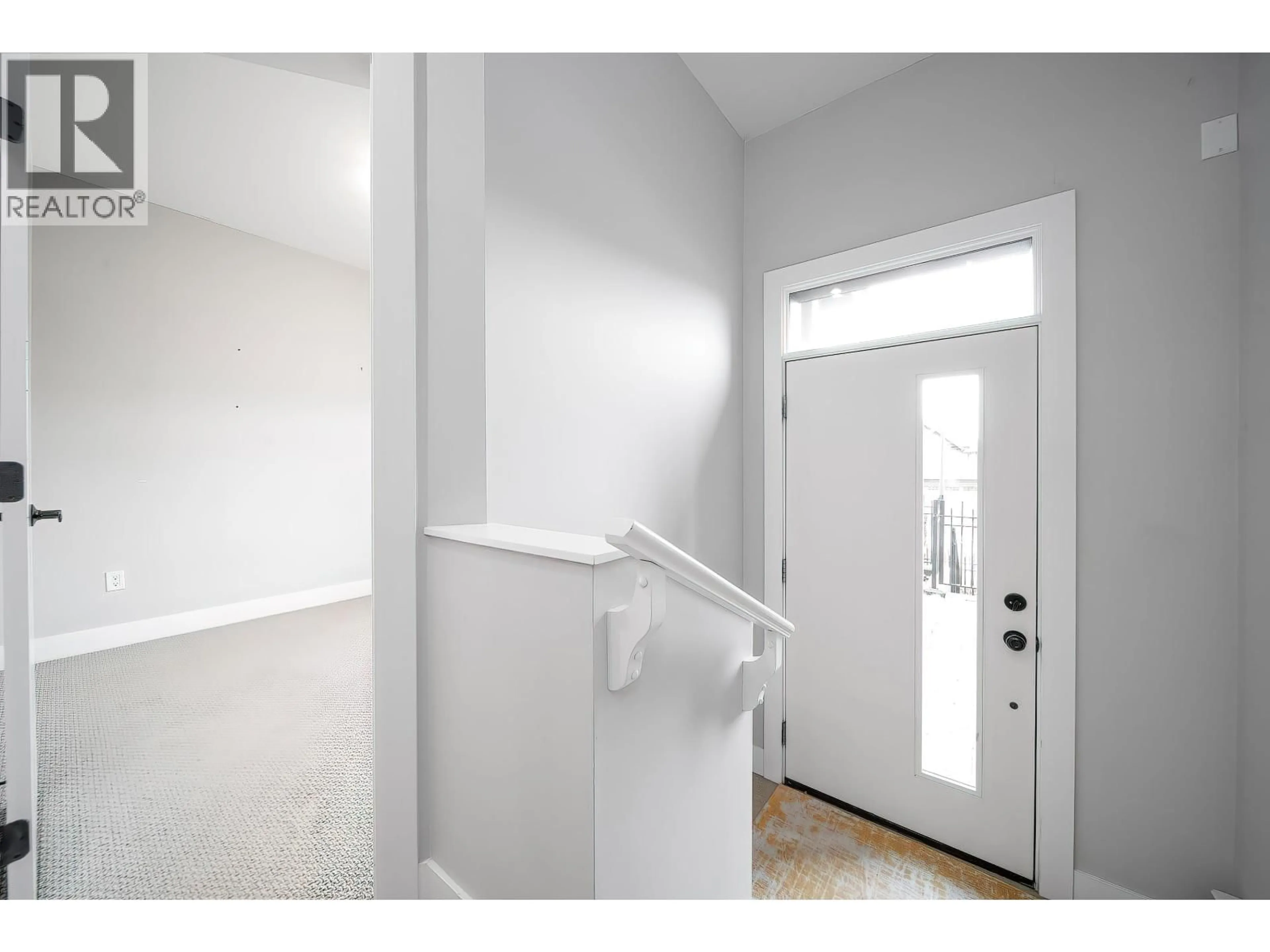 Indoor entryway for 111 - 3525 CHANDLER STREET, Coquitlam British Columbia V3E0L9