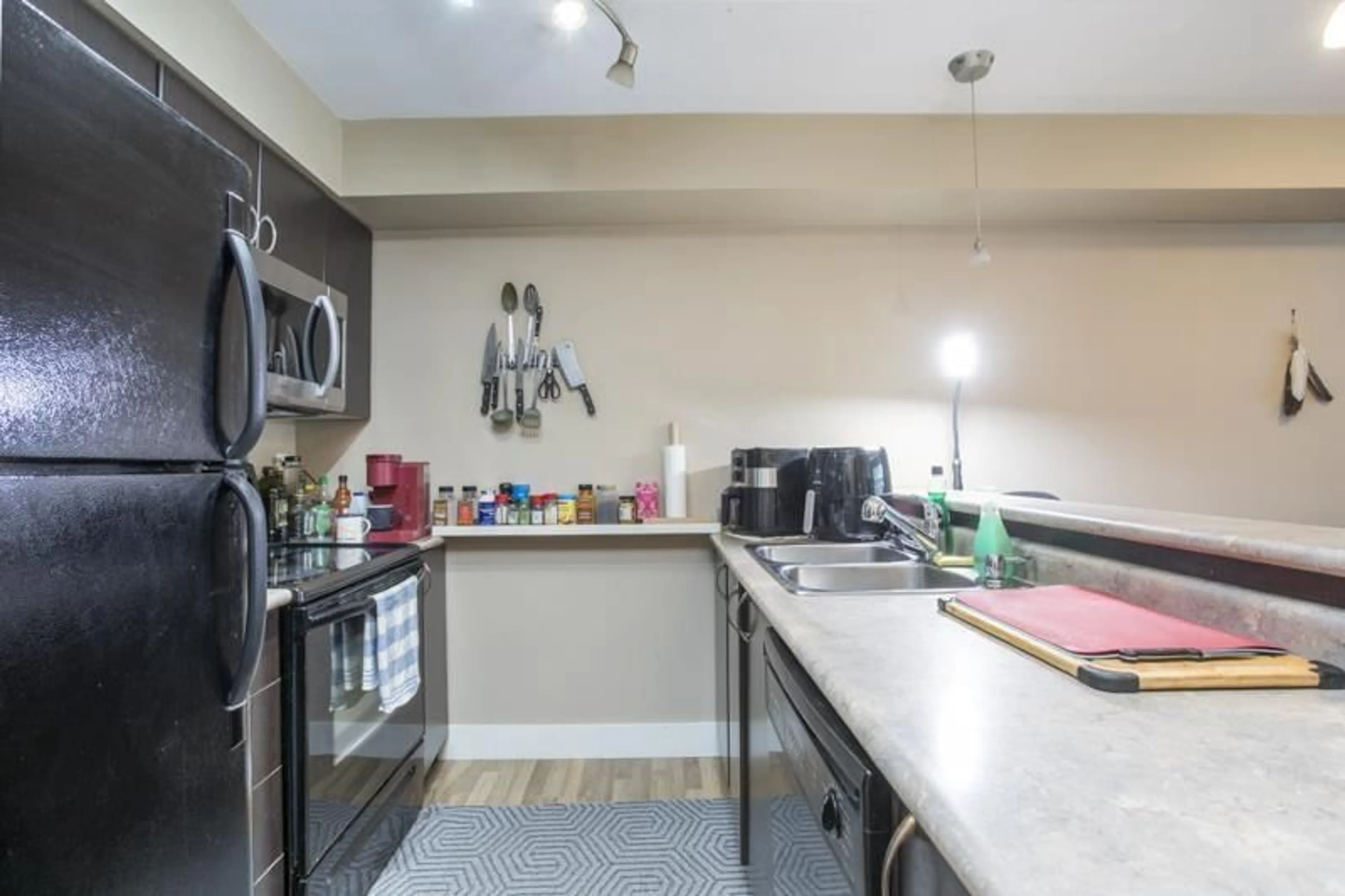 Standard kitchen, unknown for 309 - 2515 PARK DRIVE, Abbotsford British Columbia V2S4C5
