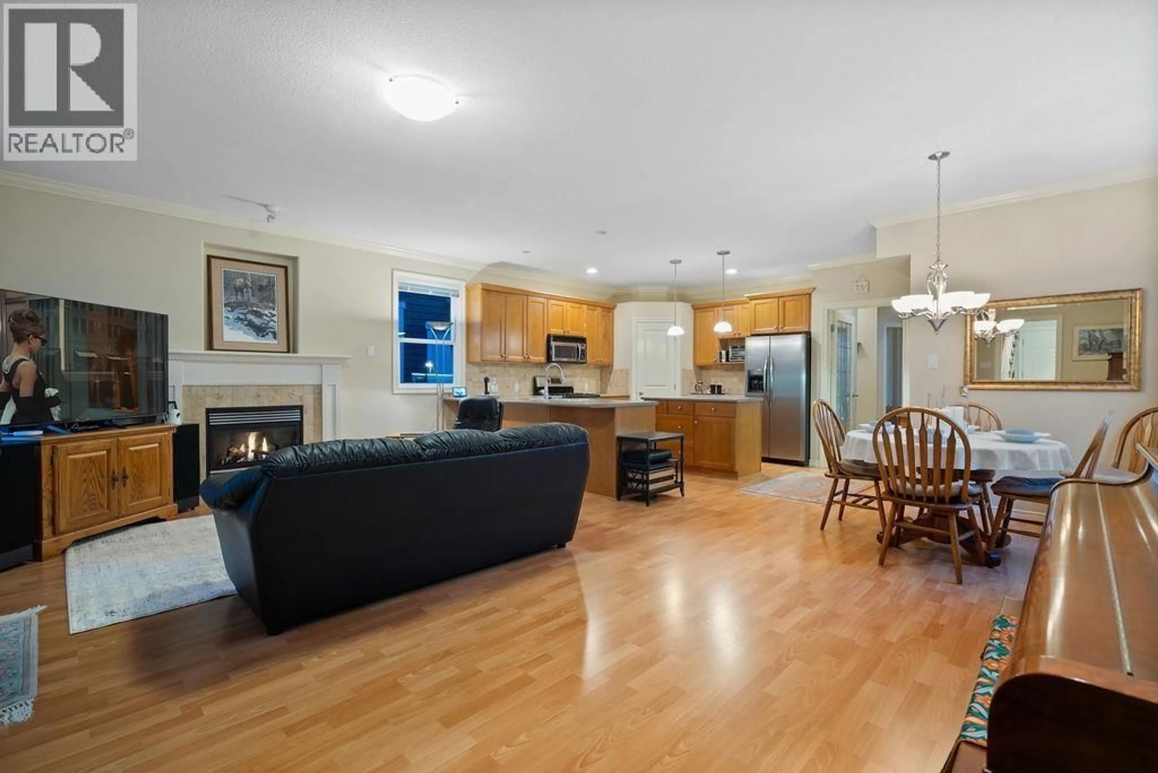 Open concept kitchen, wood/laminate floor for 12300 BUCHANAN STREET, Richmond British Columbia V7E6T8
