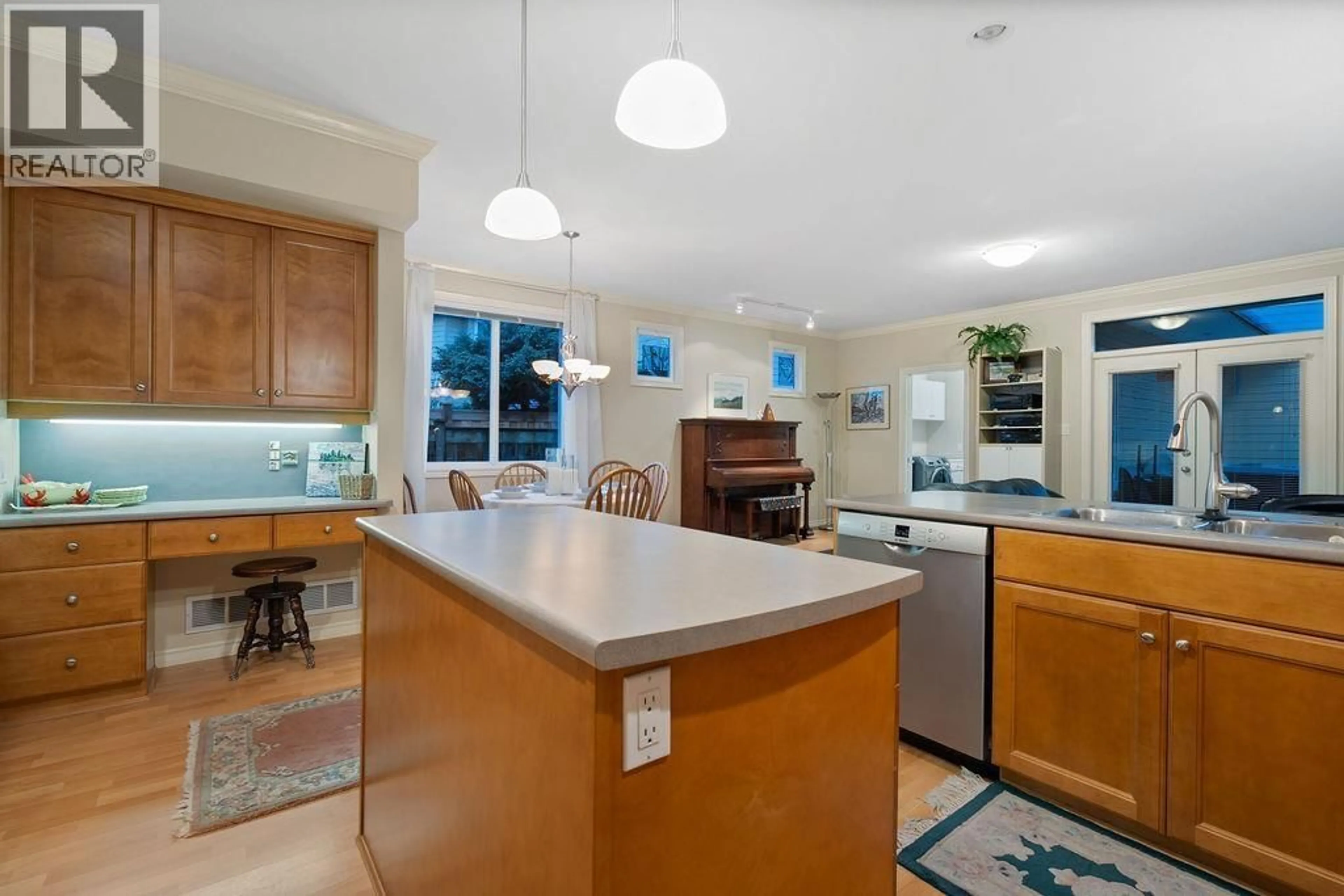 Open concept kitchen, ceramic/tile floor for 12300 BUCHANAN STREET, Richmond British Columbia V7E6T8