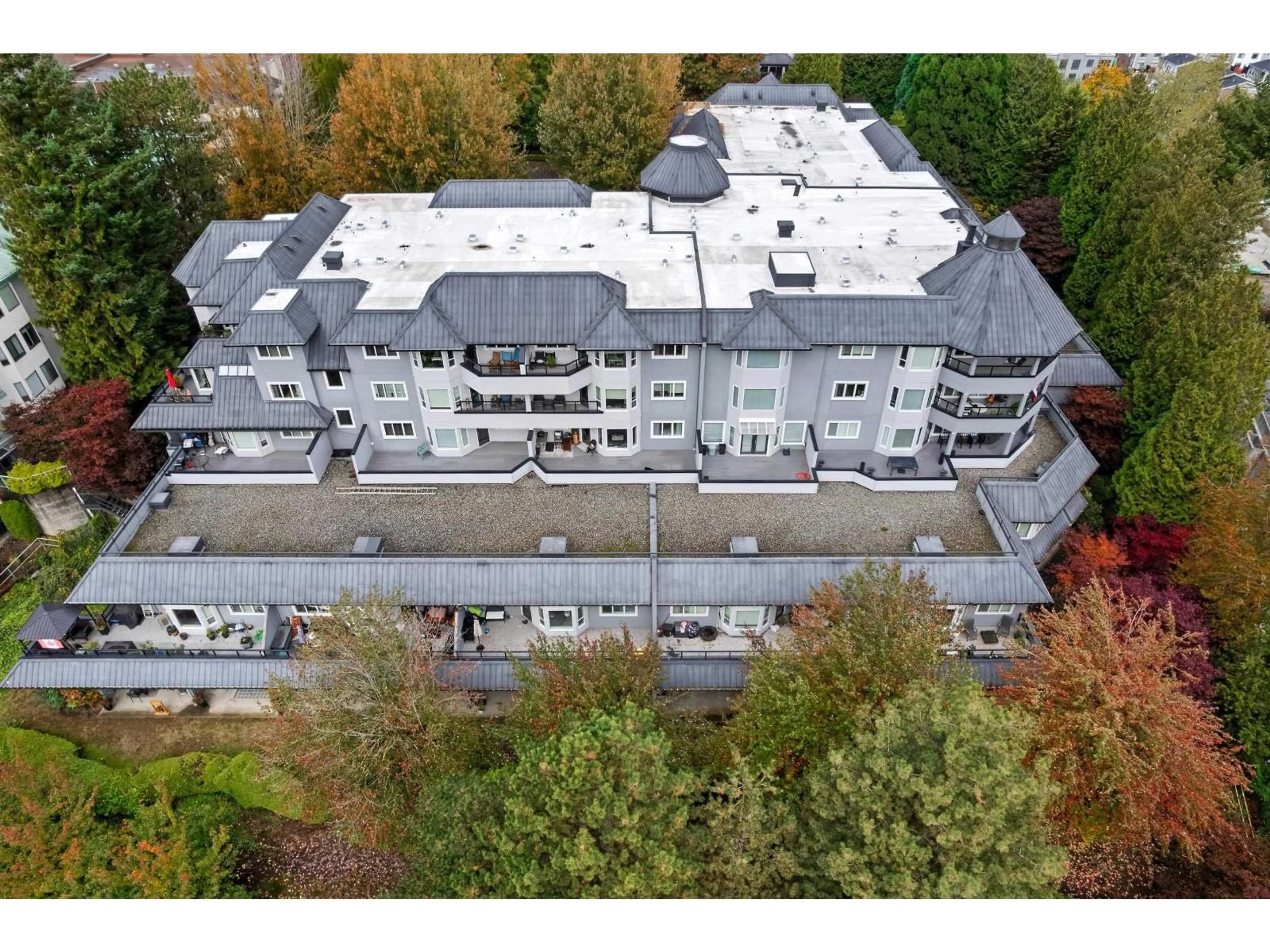 A pic from outside/outdoor area/front of a property/back of a property/a pic from drone, building for 311 - 2700 MCCALLUM ROAD, Abbotsford British Columbia V2S6X9